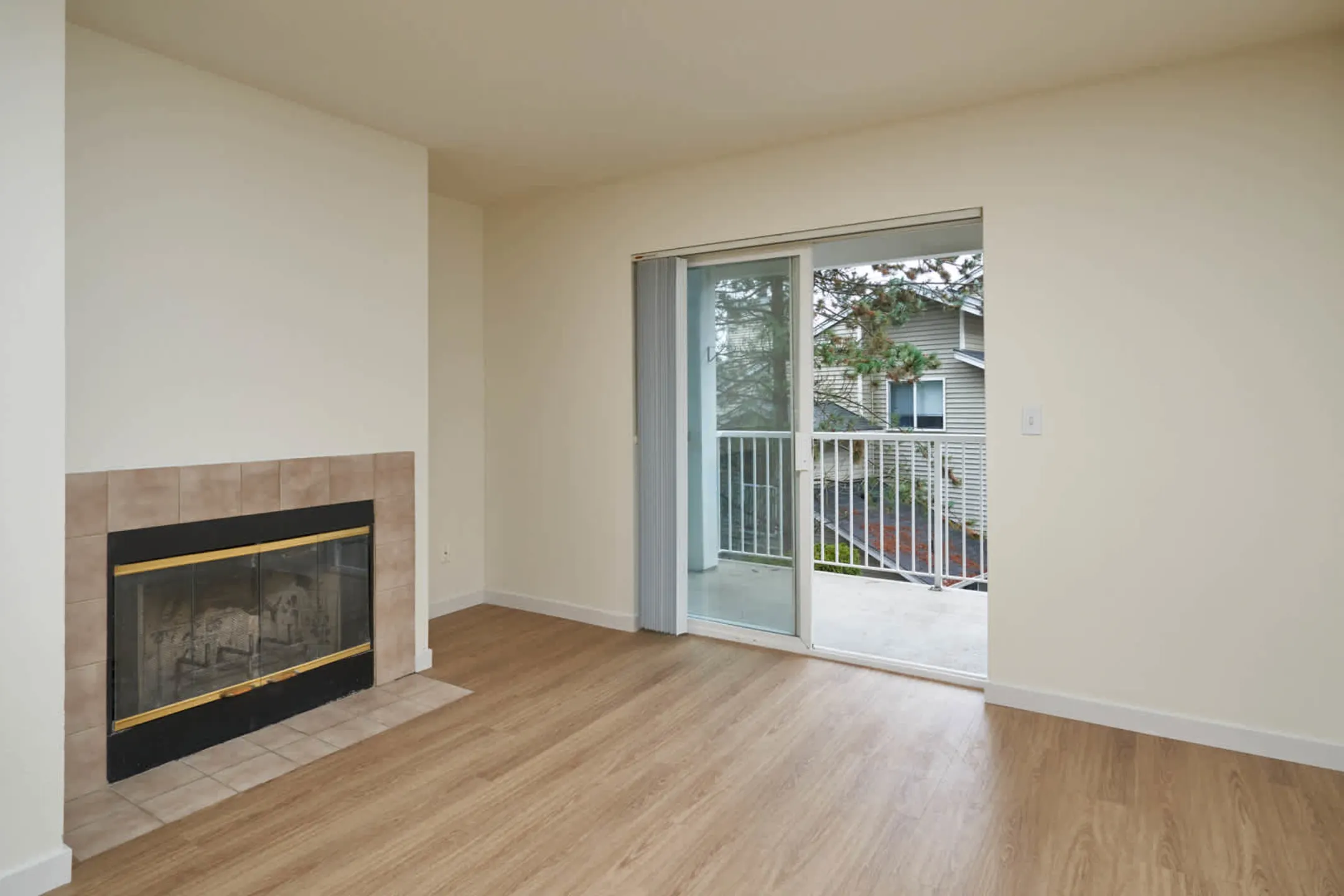 Ivorywood 8700 NE Bothell Way Bothell, WA Apartments for Rent Rent.