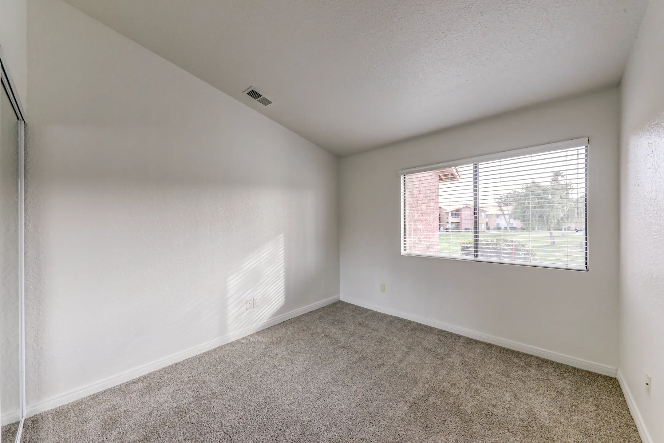 Saddleback Luxury Homes Apartments Bermuda Dunes, CA 92203