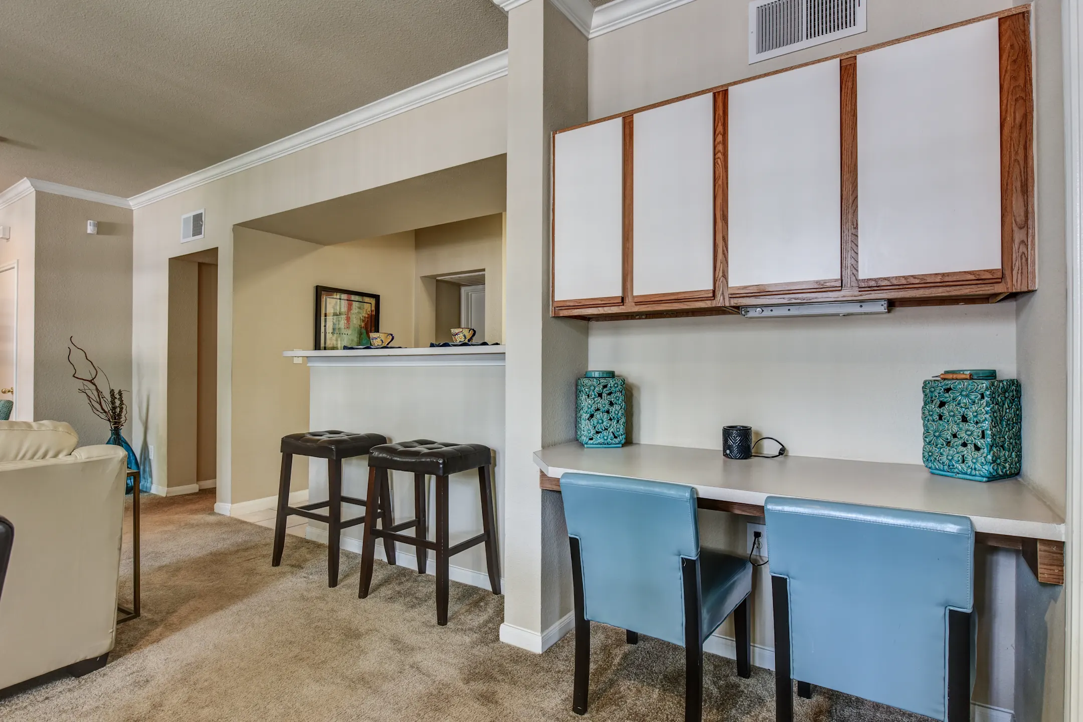 Living Room - Saddle Brook Apartments - Waco, TX