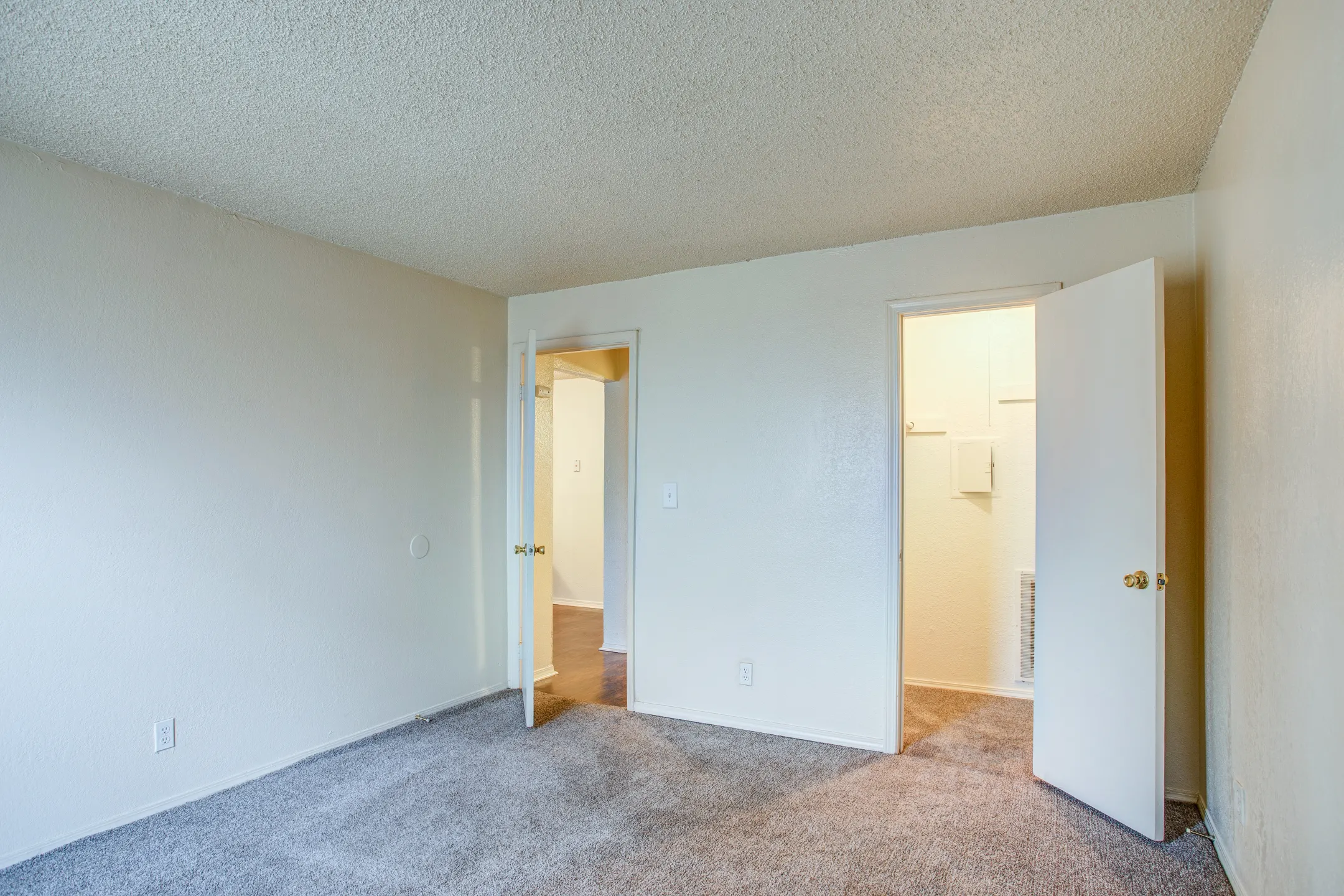 Tamarack Place Apartments - Tulsa, OK 74105