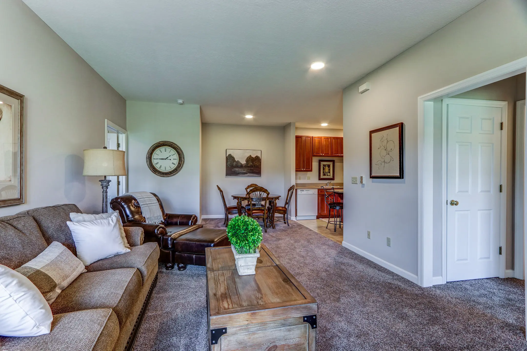 Waterford Place Apartments & Villas 5399 Waterford Circle Sheffield