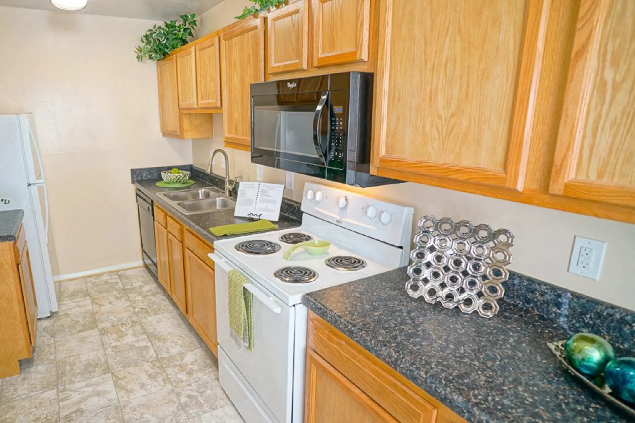 Kitchen - Mariners Green - Newport News, VA
