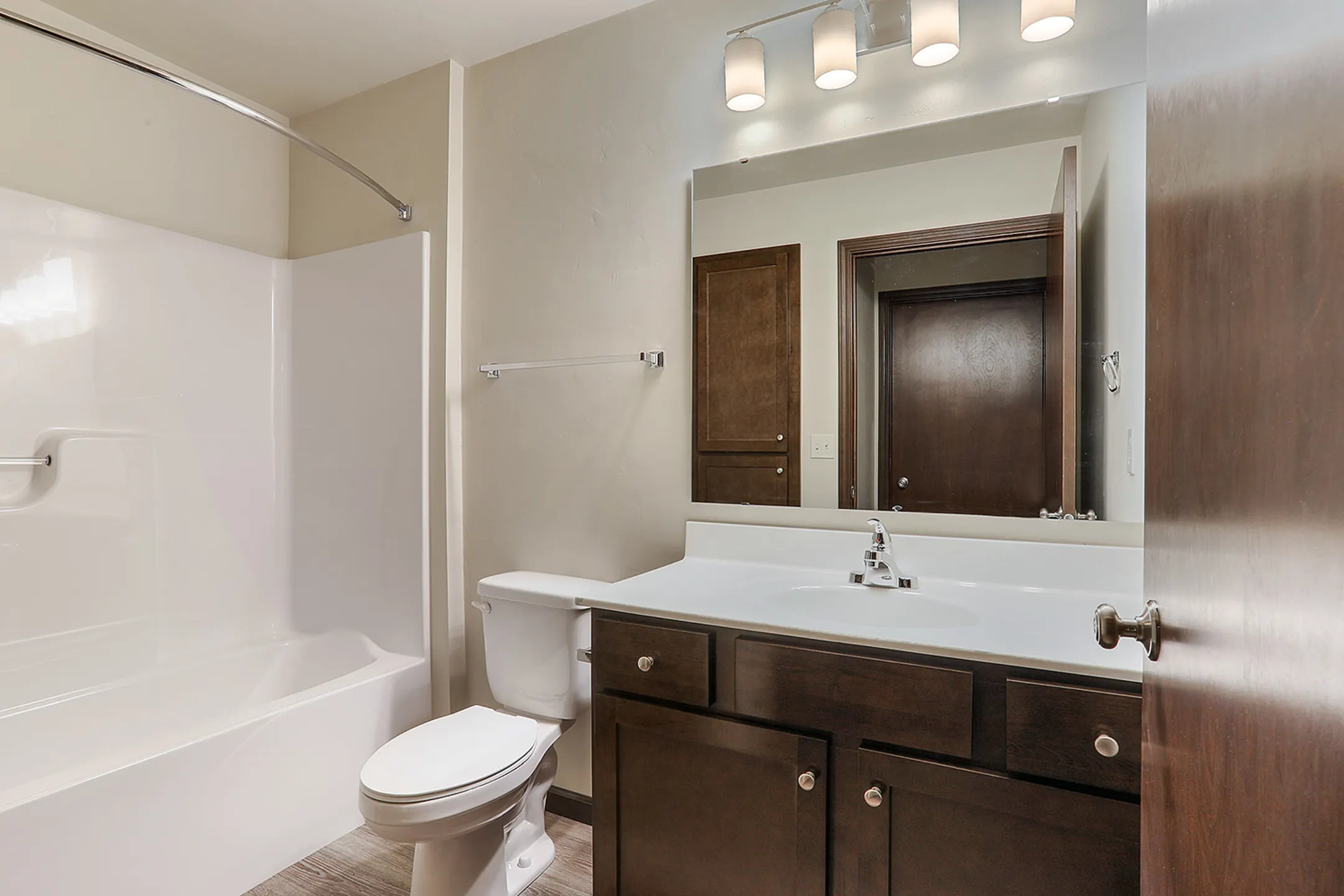 Sand Lake Apartments 3000 Quarry Park Dr. De Pere, WI Apartments