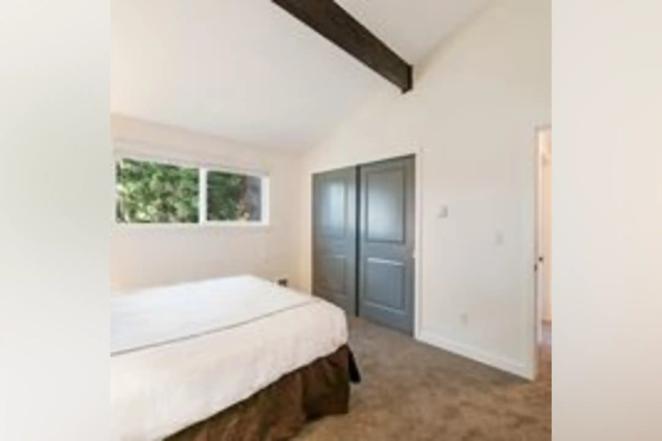 Bedroom - Redondo - Federal Way, WA