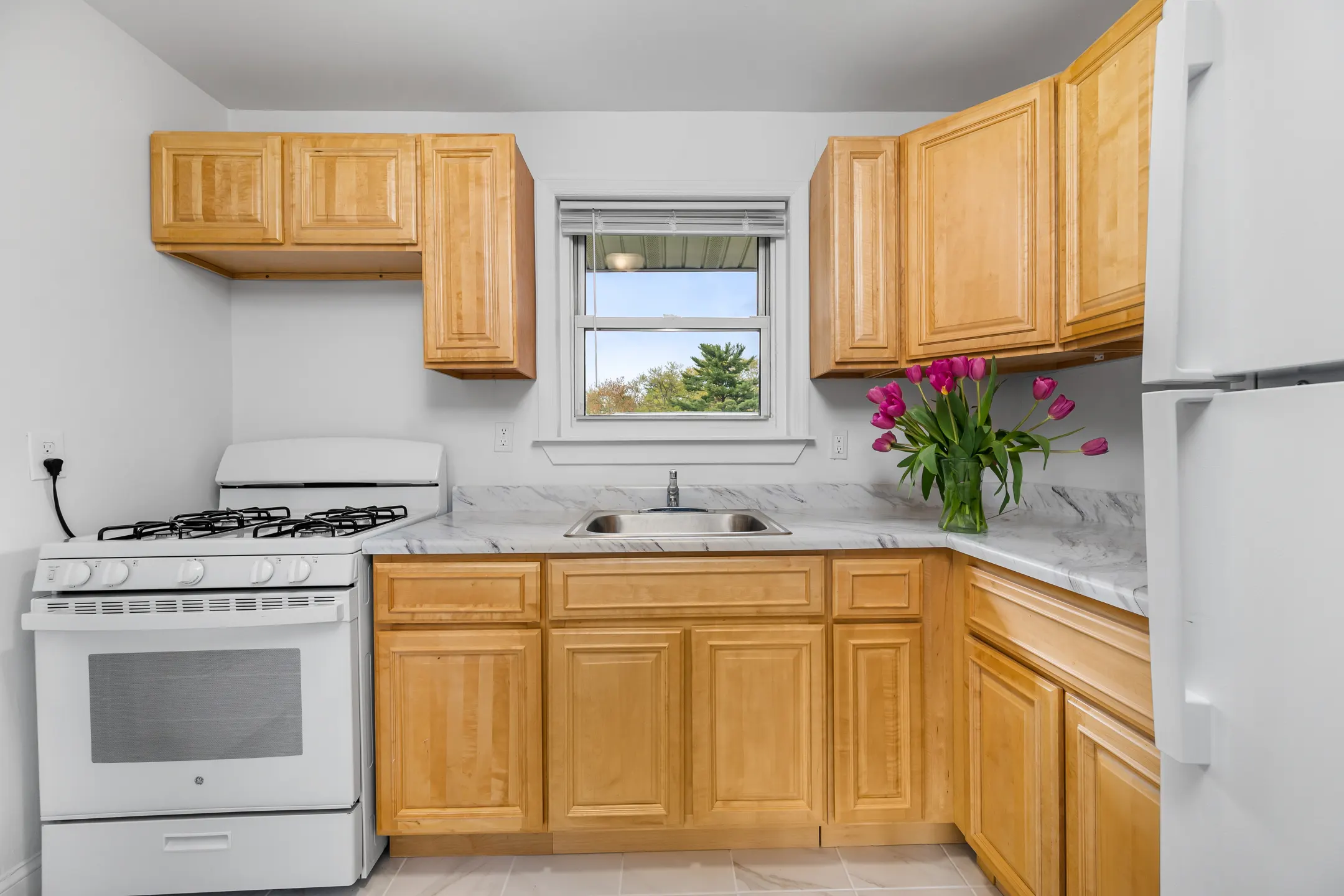 Crestwood Lake Apartments 90 Beaumont Circle Yonkers, NY Apartments