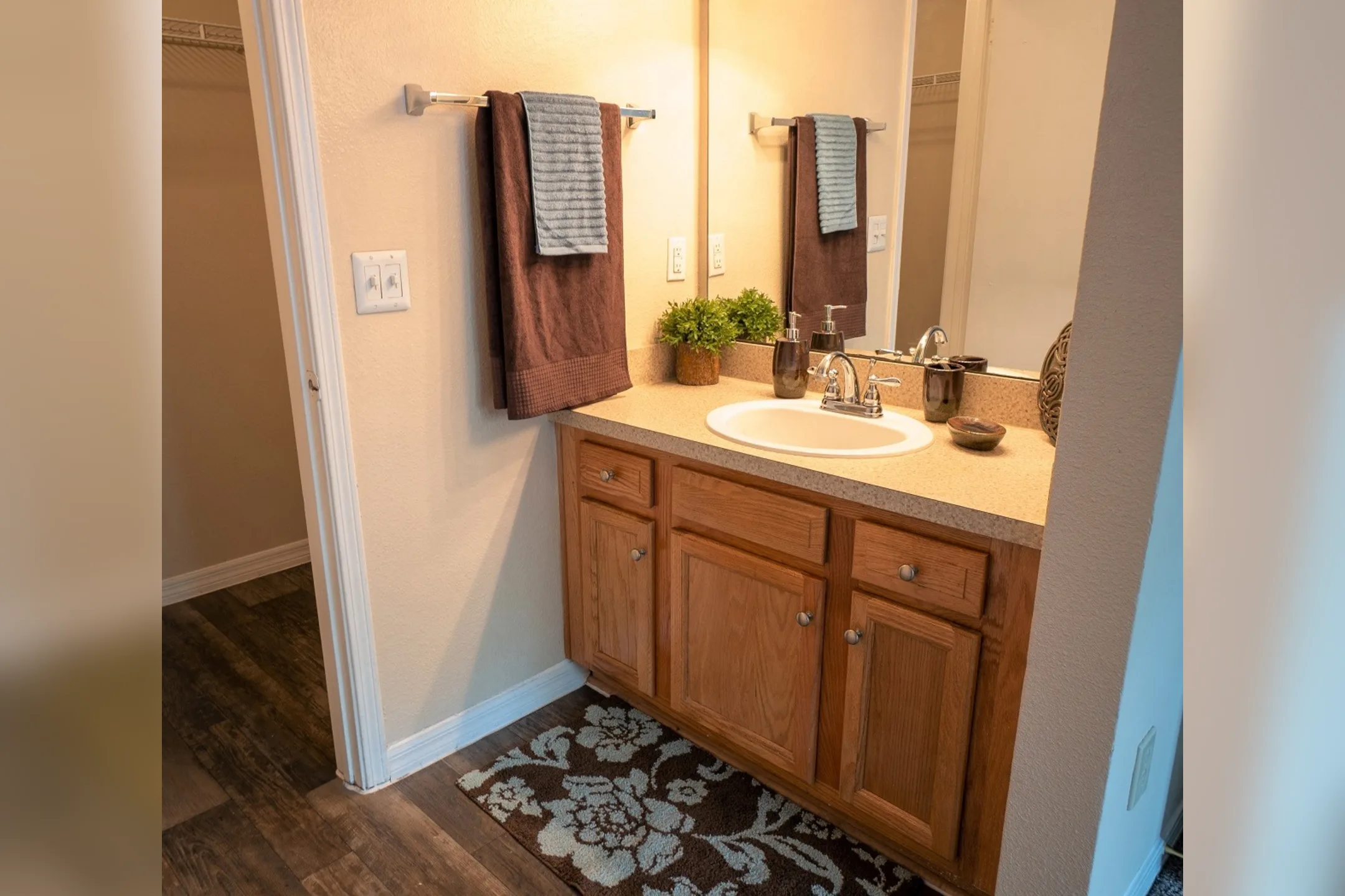 Northlake Apartments 2445 Dunn Ave Jacksonville, FL Apartments for