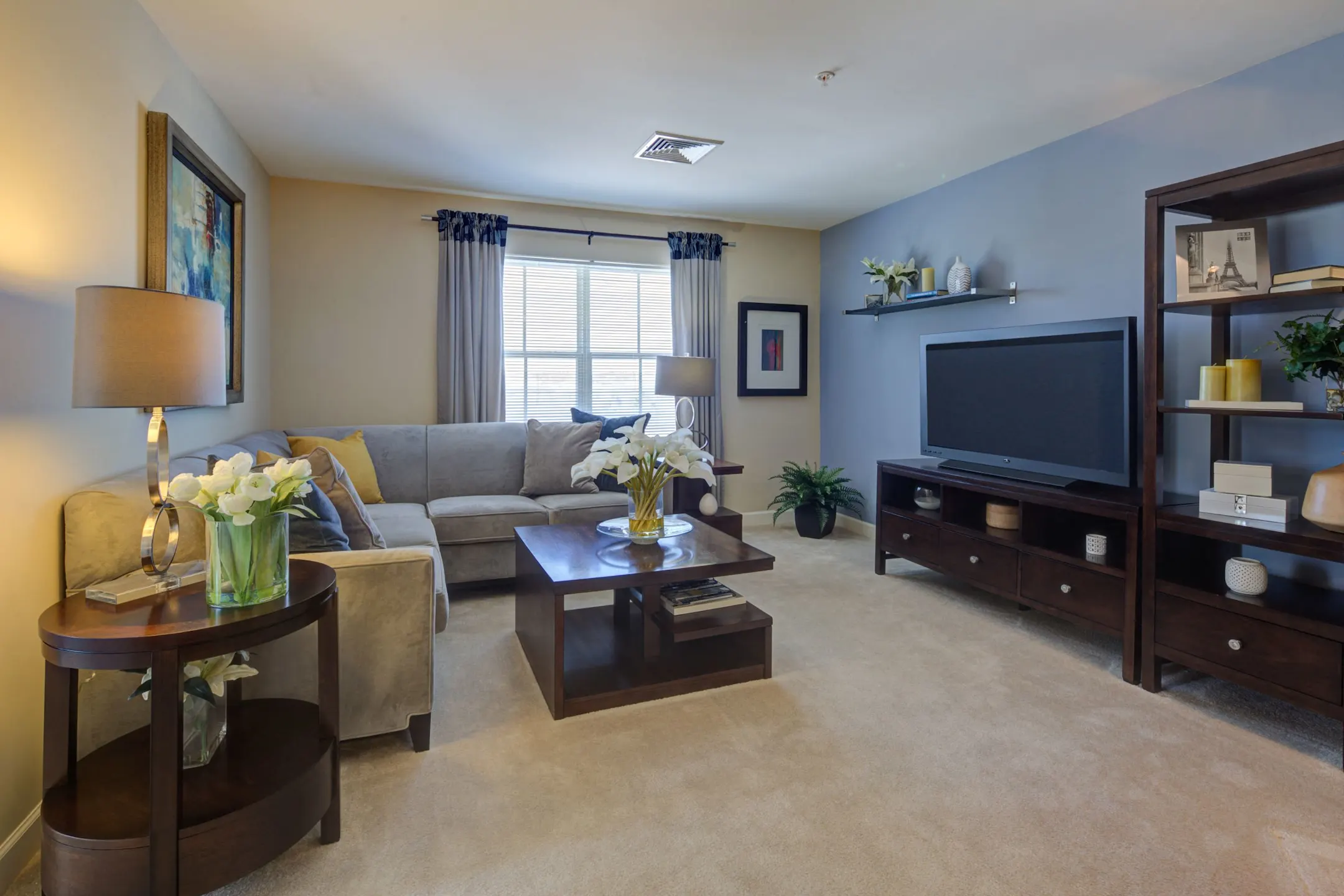 University Heights Apartments 15 Princeton Dr Hooksett, NH