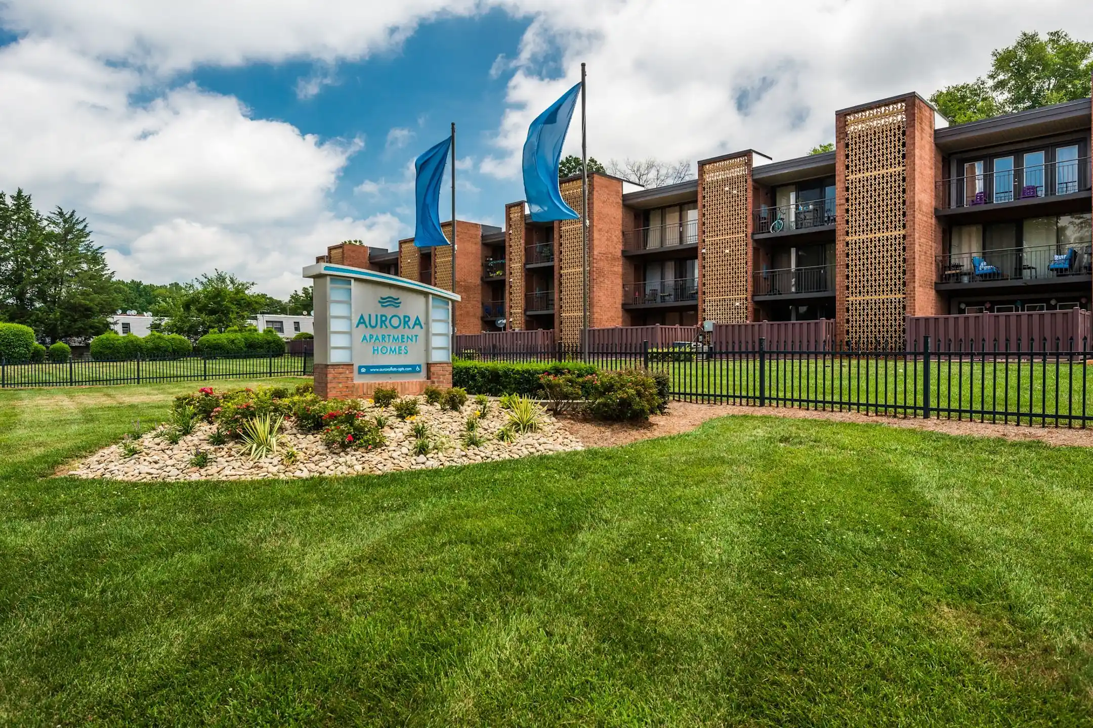 Aurora 1425 Eastcrest Dr Charlotte, NC Apartments for Rent Rent.