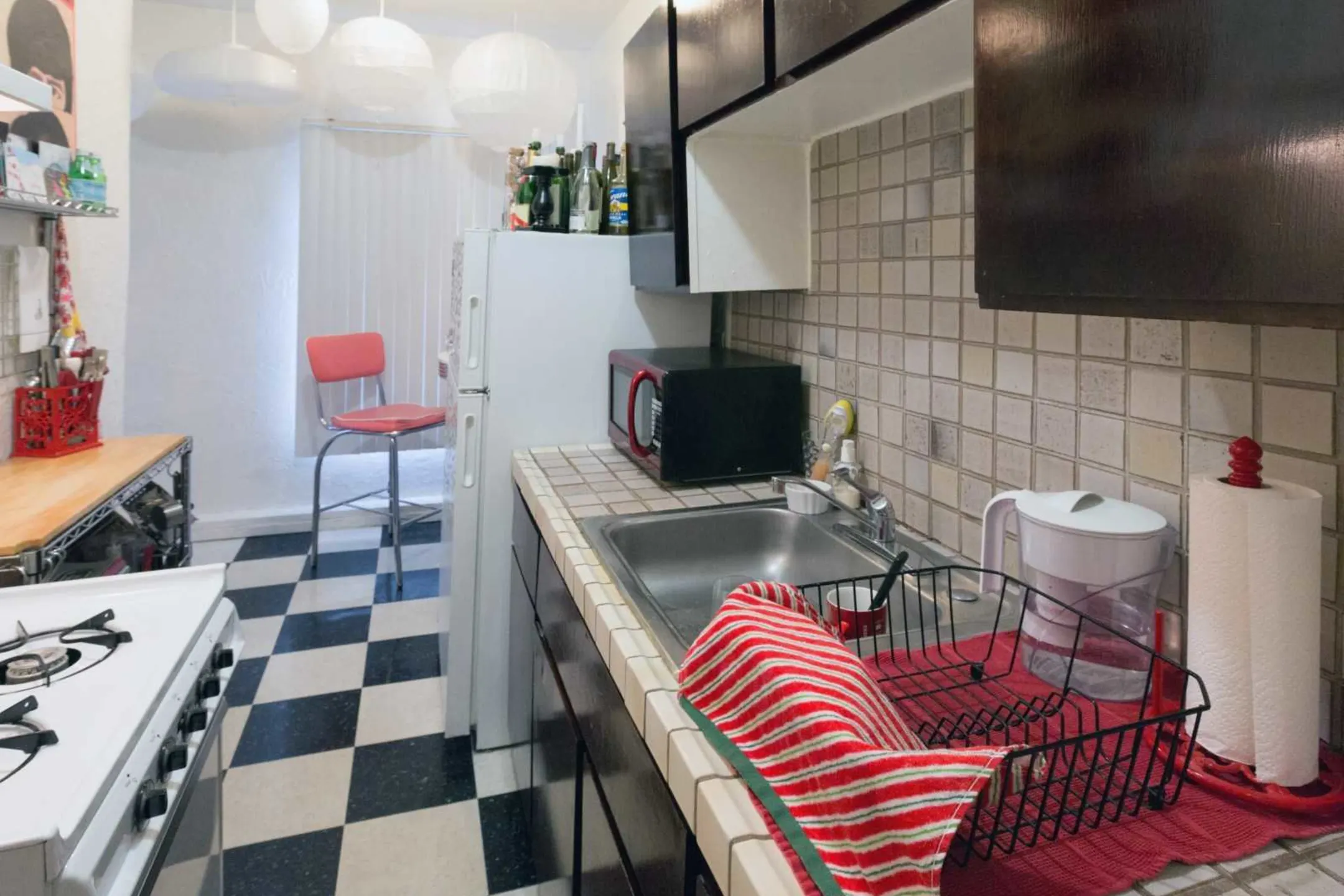 Kitchen - The Barclay - Los Angeles, CA