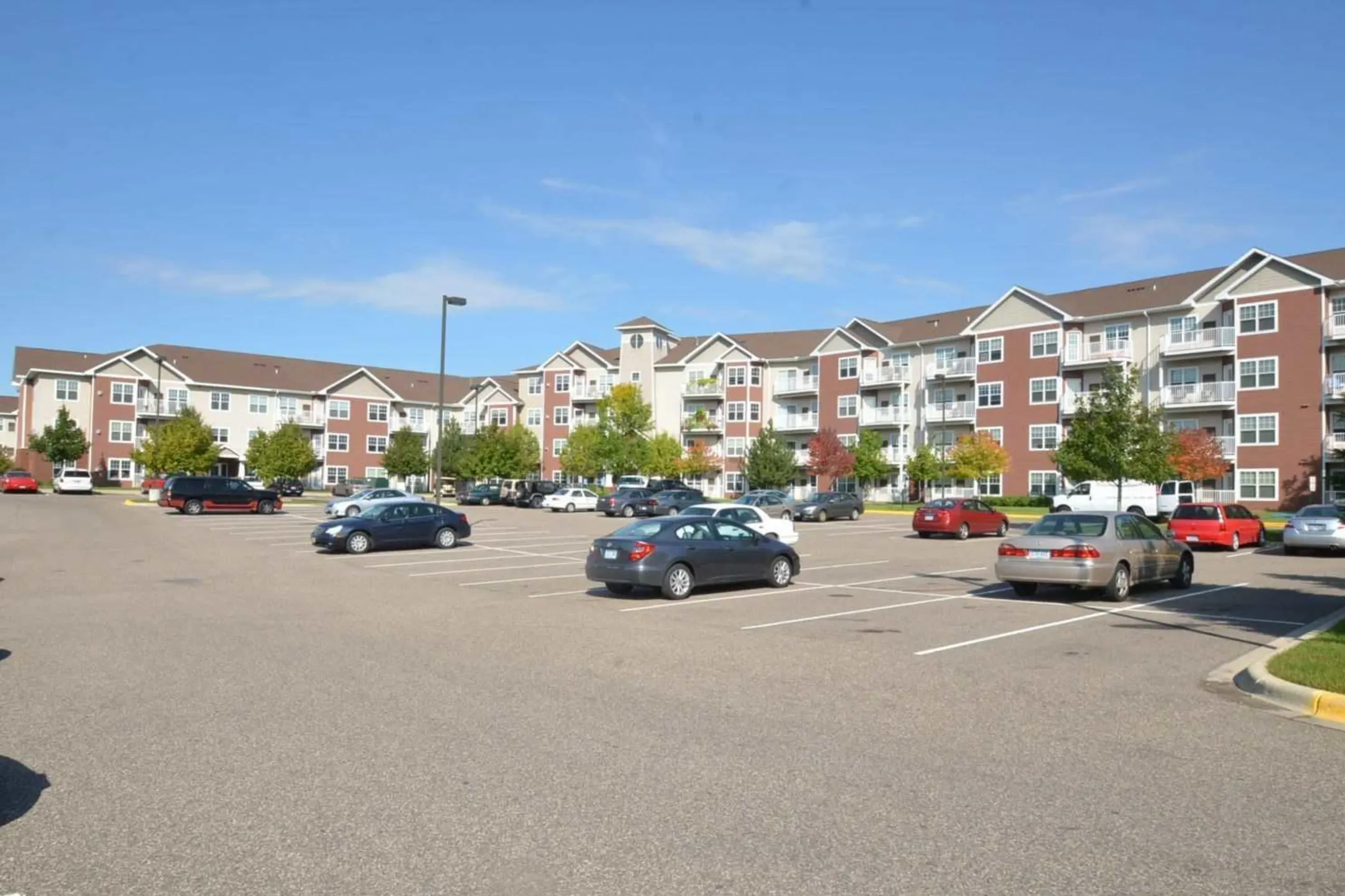 Building - Blackberry Pointe Apartments - Inver Grove Heights, MN