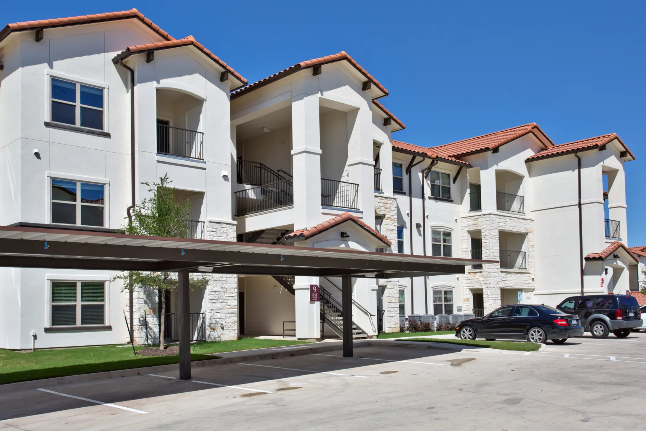 Southpark Crossing 1701 OAK HILL LN Austin, TX Apartments for Rent