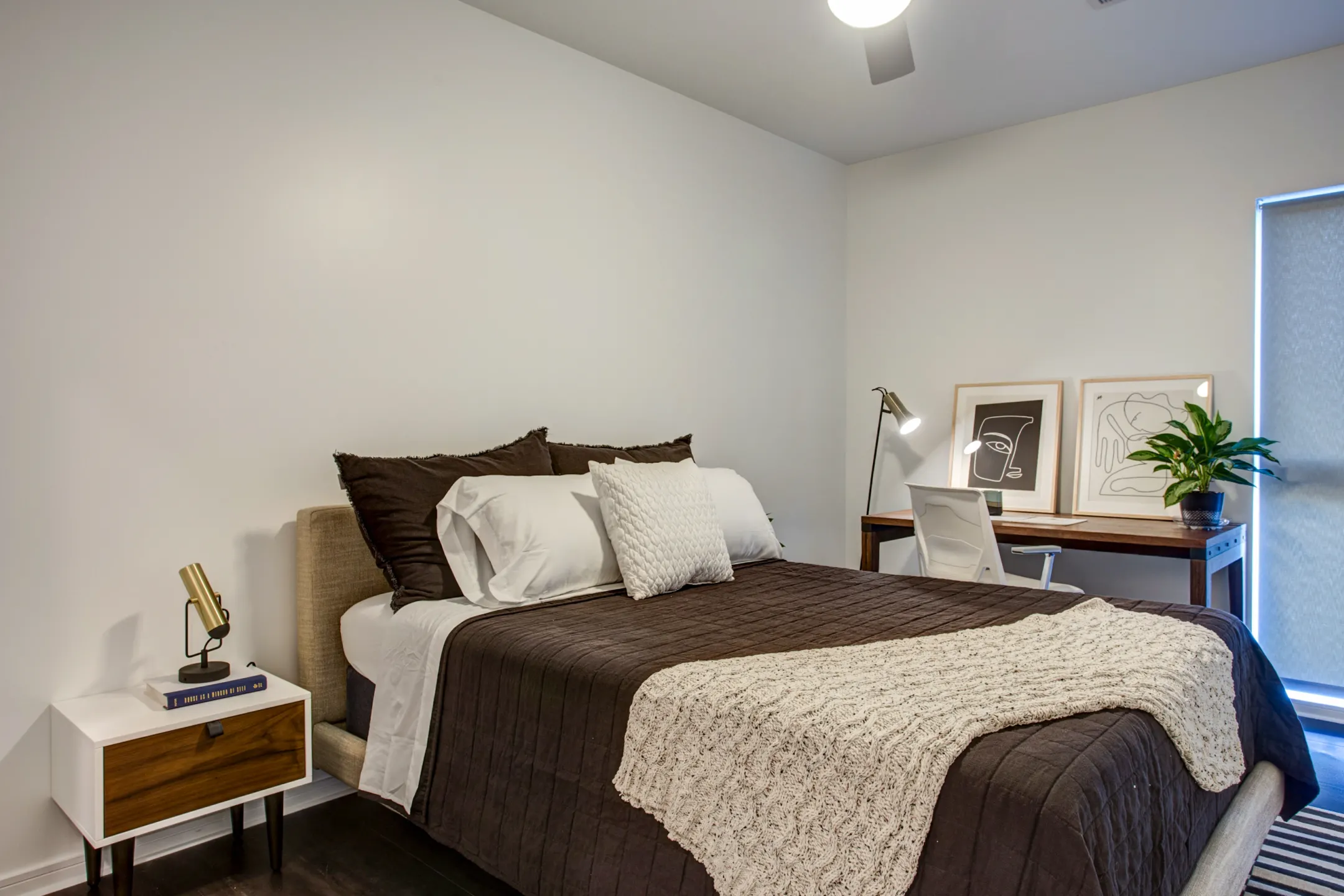 Bedroom - Crystal Flats - Bentonville, AR