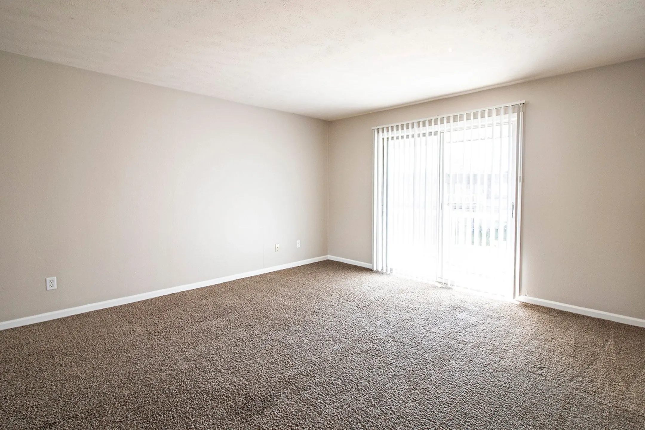 Living Room - Fairway Apartments - Omaha, NE