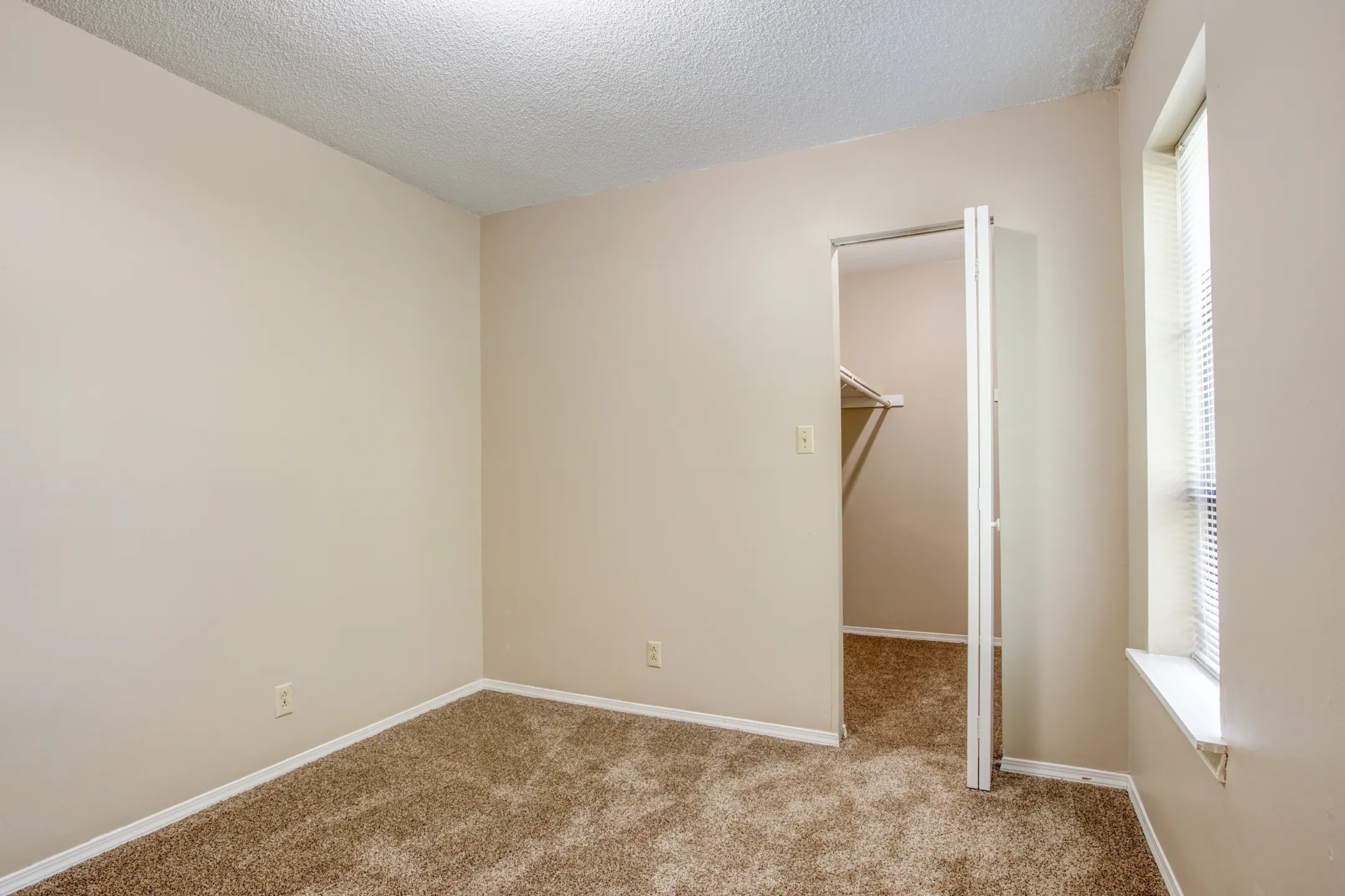 Woodlake Apartments Apartments Columbia, MO 65202