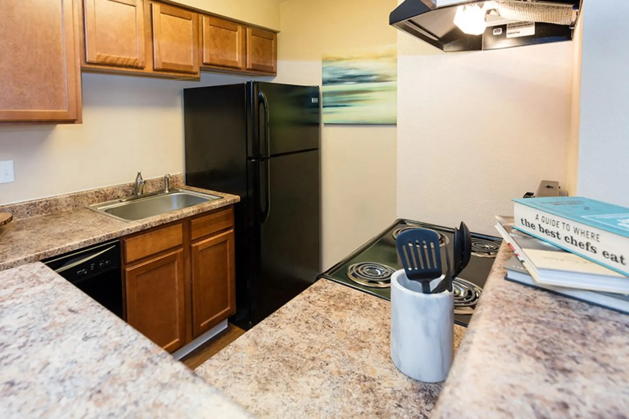 Kitchen - Cambrian Apartments - Aurora, CO