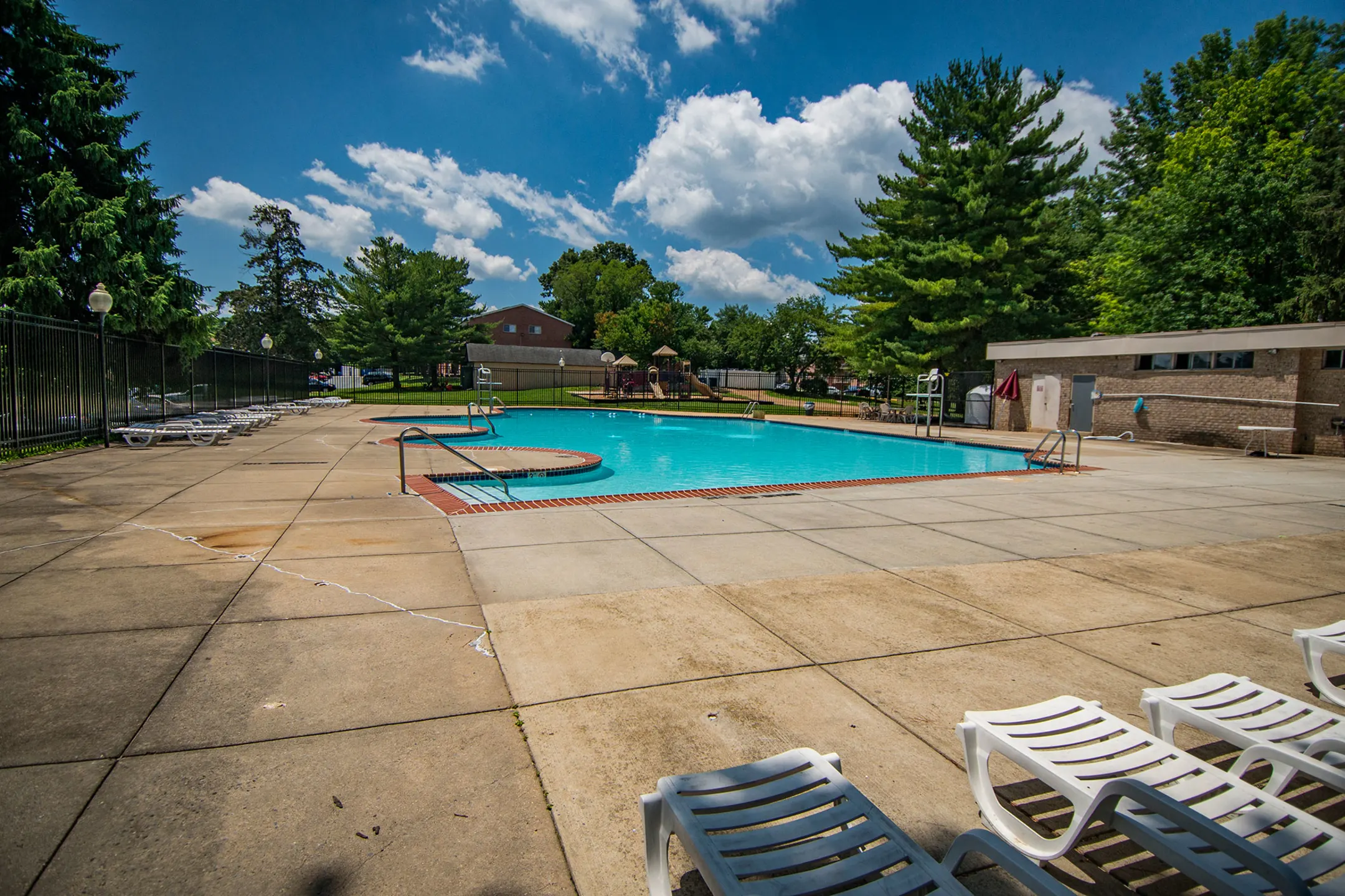 Pool - Maplewood Villas - Gaithersburg, MD