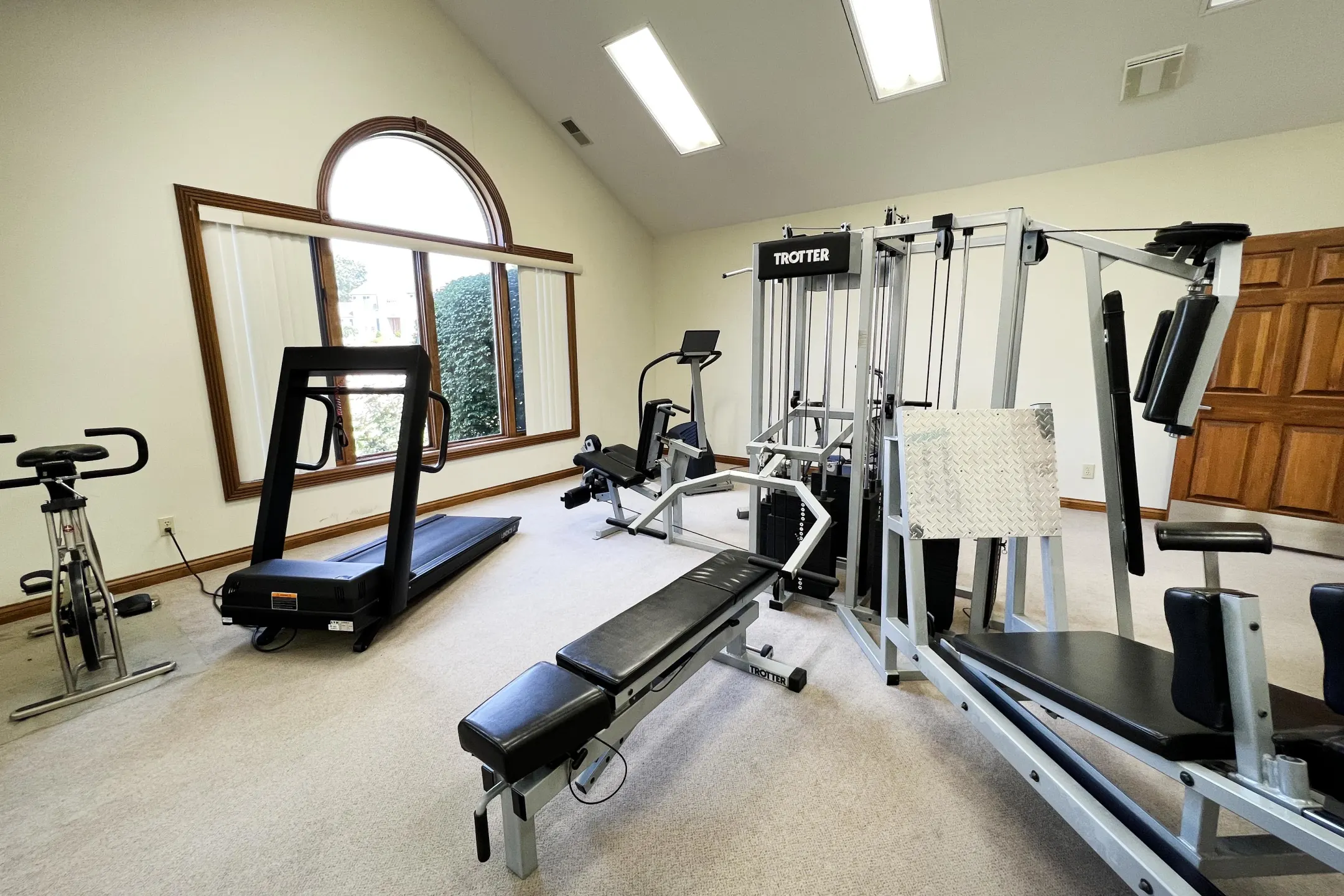 Fitness Weight Room - Colonial Village Apartments - Crescent Springs, KY