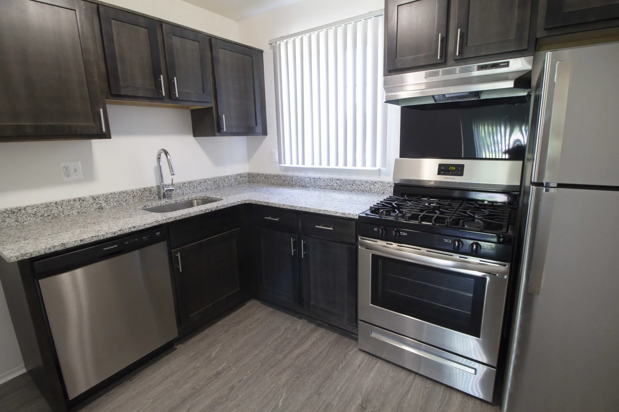 Meadowood Townhomes Apartments Canton, MI 48188