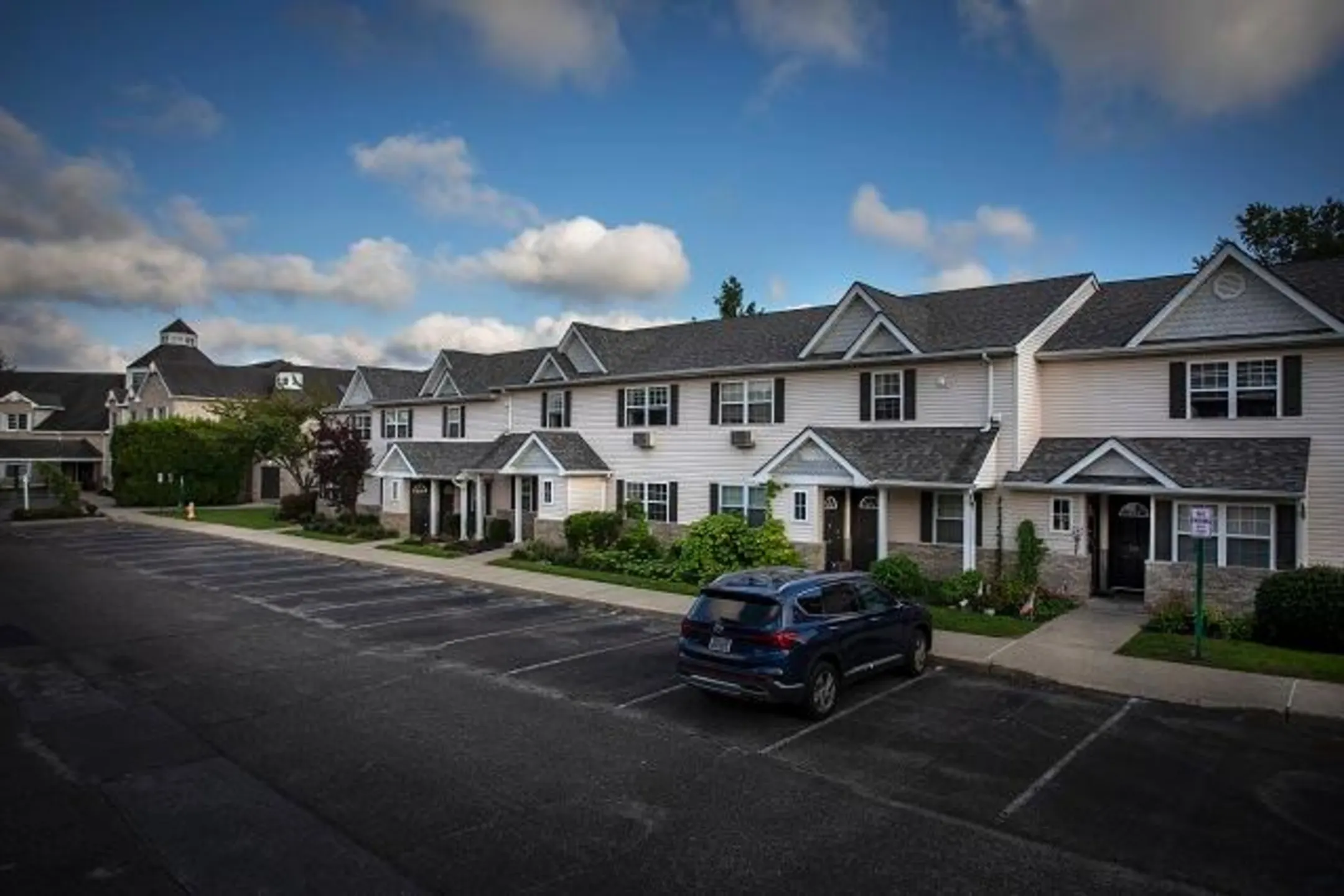 Fairfield Townhouses at Holtsville 2 Victorian Ct Holtsville, NY