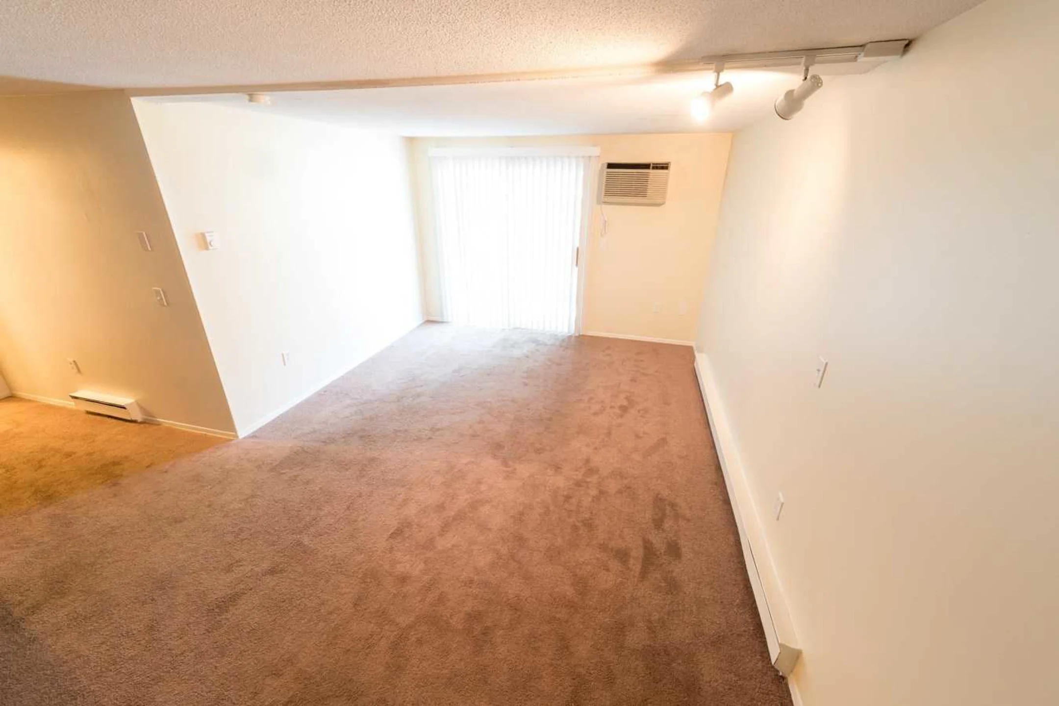 Long Meadow Landings - Groton, CT