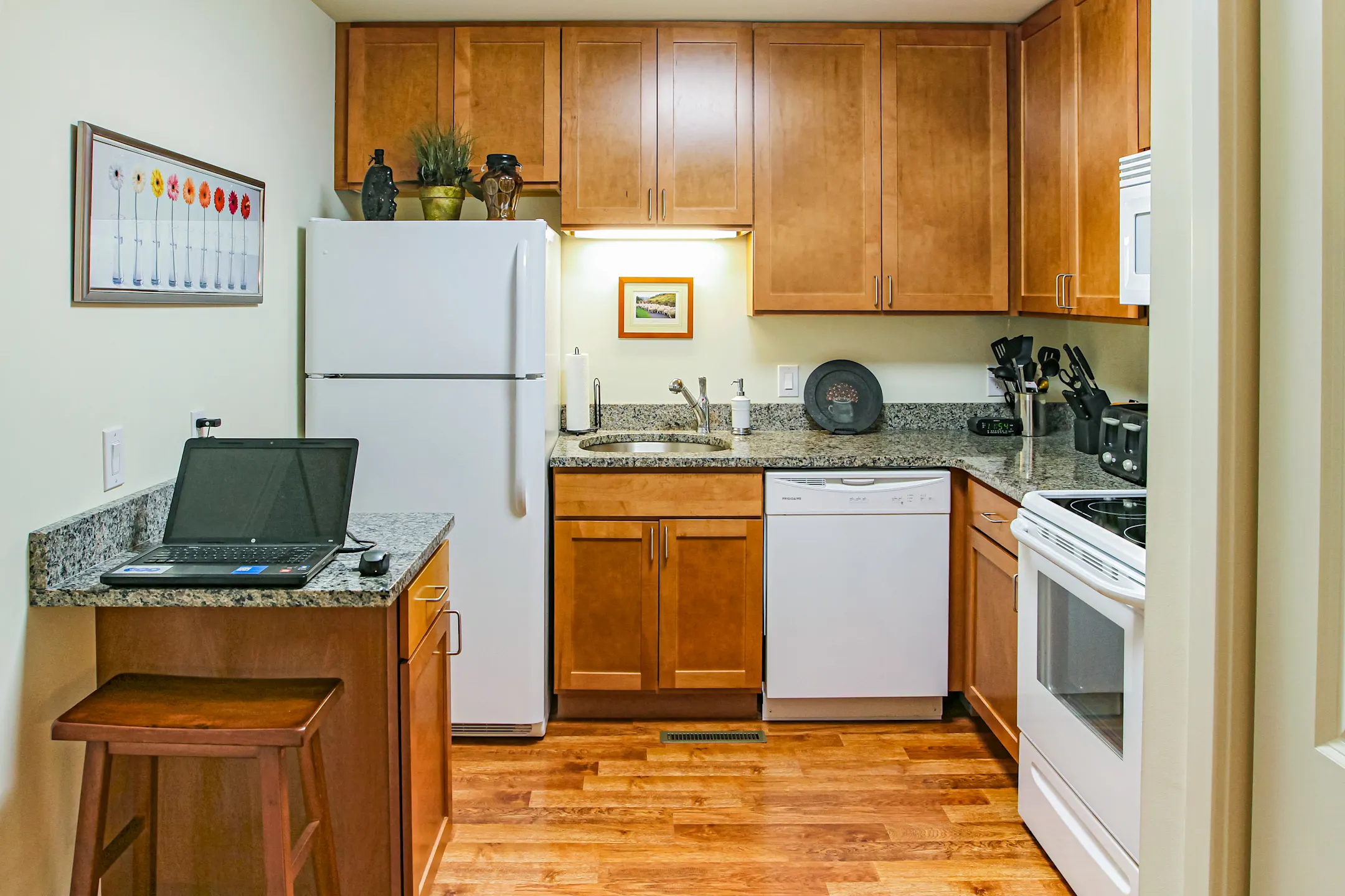 The Spinney At Pond View 2500 Pond View Castleton On Hudson, NY