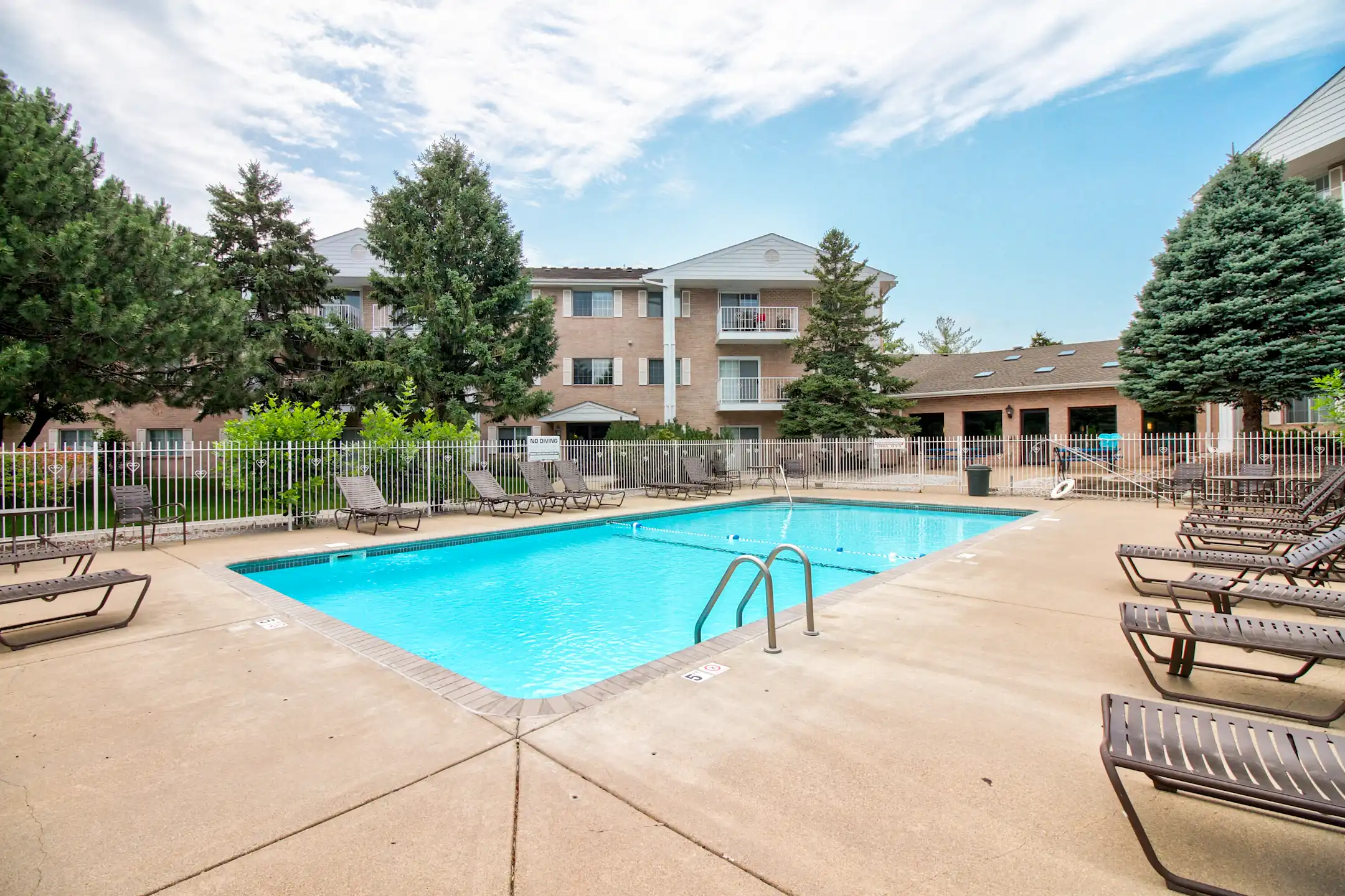 Wellington At The Dunes Estates Apartments North Sioux City, SD 57049