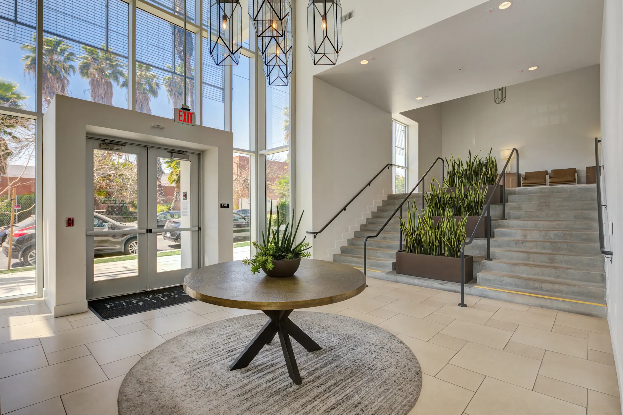 the-fifty-five-fifty-5550-hollywood-blvd-los-angeles-ca-apartments