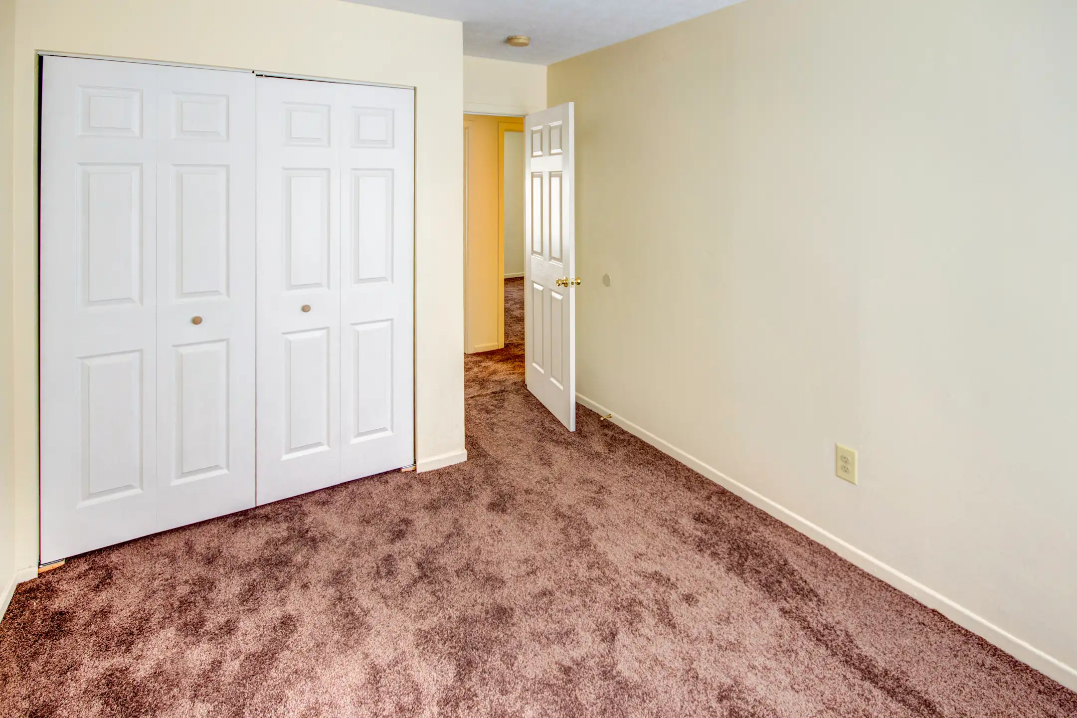 Bedroom - Eagle Ridge Townhomes & Apartments - Erlanger, KY