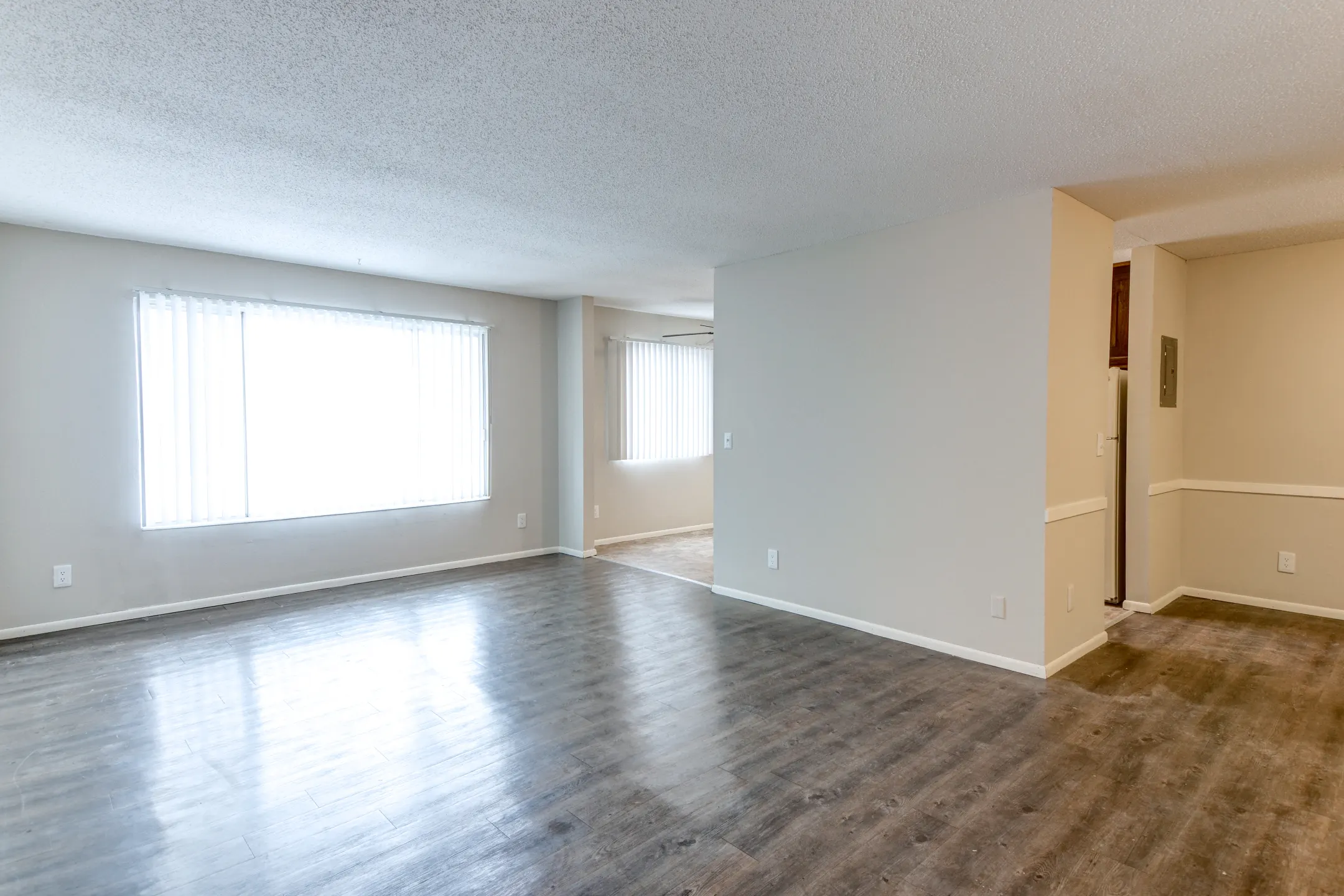 Living Room - Charlton Park Apartments - Saint Paul, MN