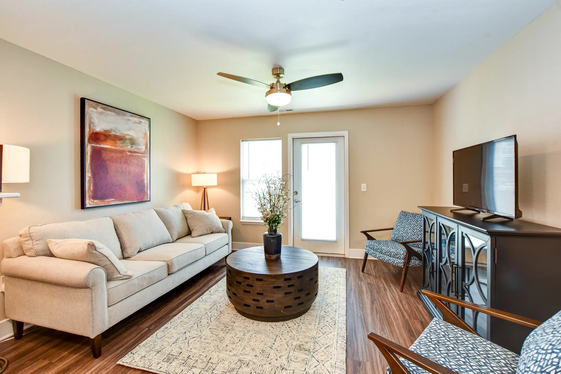 Living Room - Chase Creek Apartment Homes - Huntsville, AL