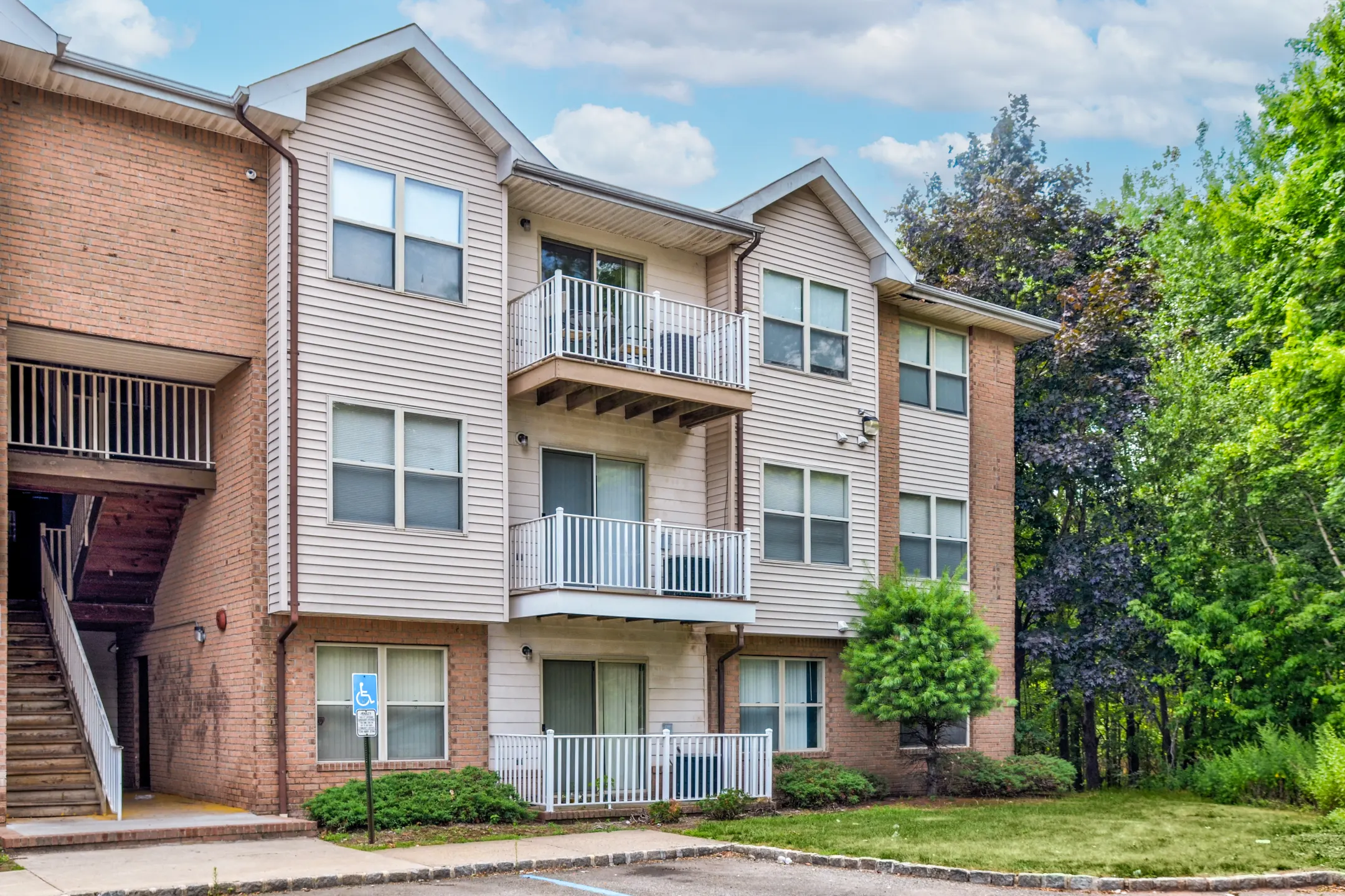 Forest View Apartments Avenel, NJ 07001