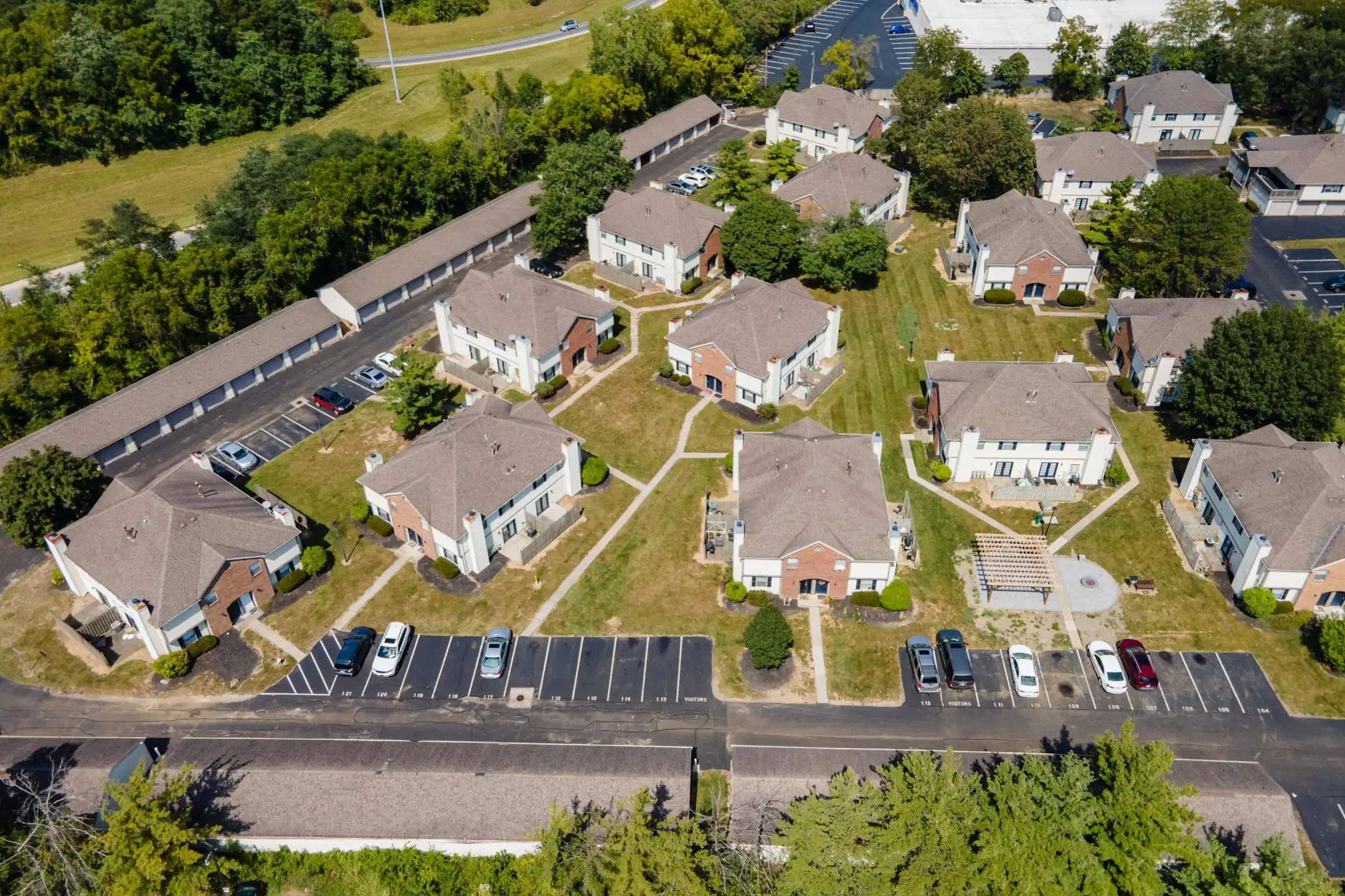 Townhomes at McNaughten 1363 Yorkland Rd Columbus, OH Apartments