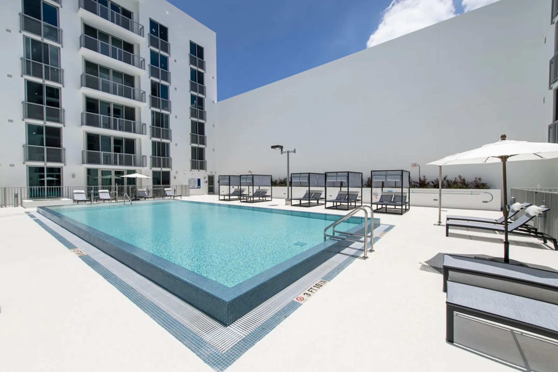 Pool - Platform 3750 - Miami, FL