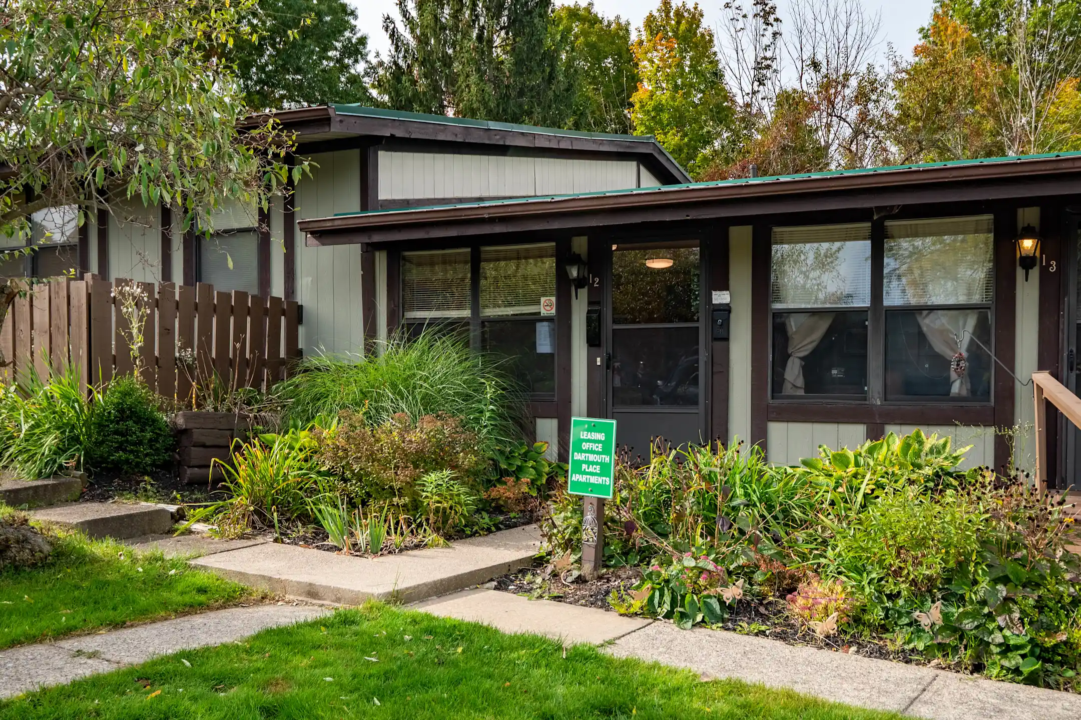 Dartmouth Place Apartments Geneva, OH 44041