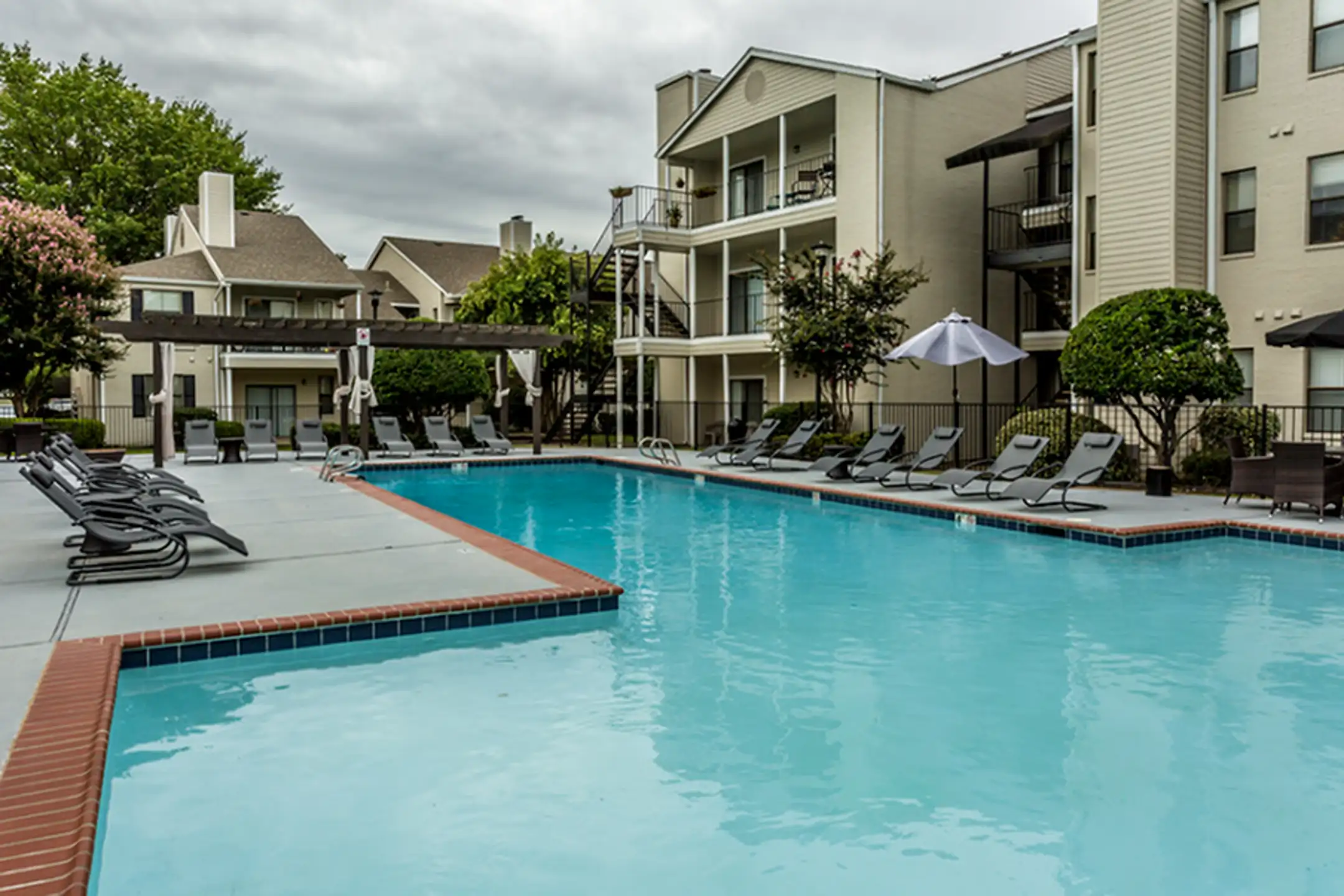 Riverwalk 2400 Riverfront Dr. Little Rock, AR Apartments for Rent