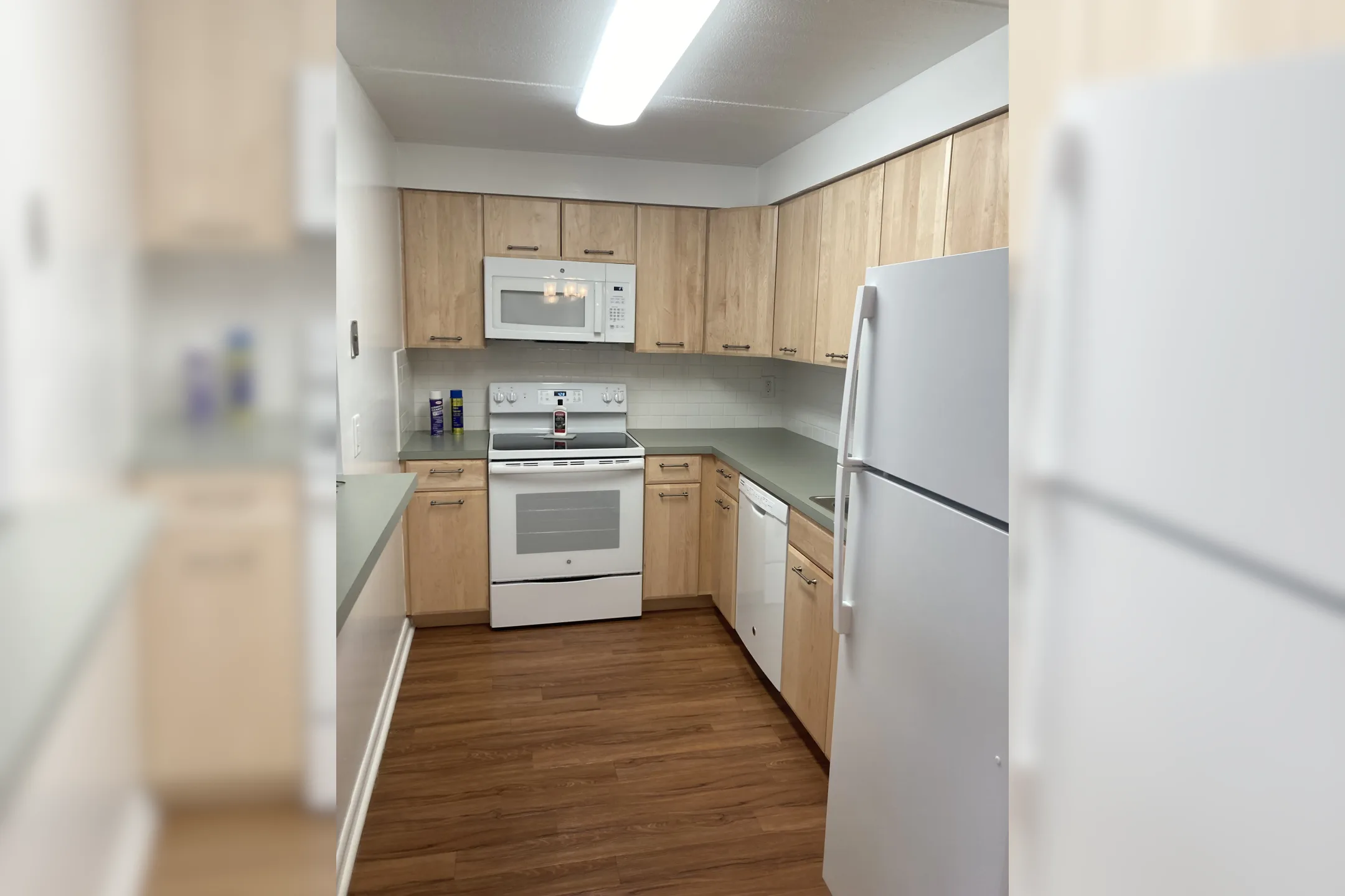 Kitchen - Bridgewater Apartments - Brookhaven, PA