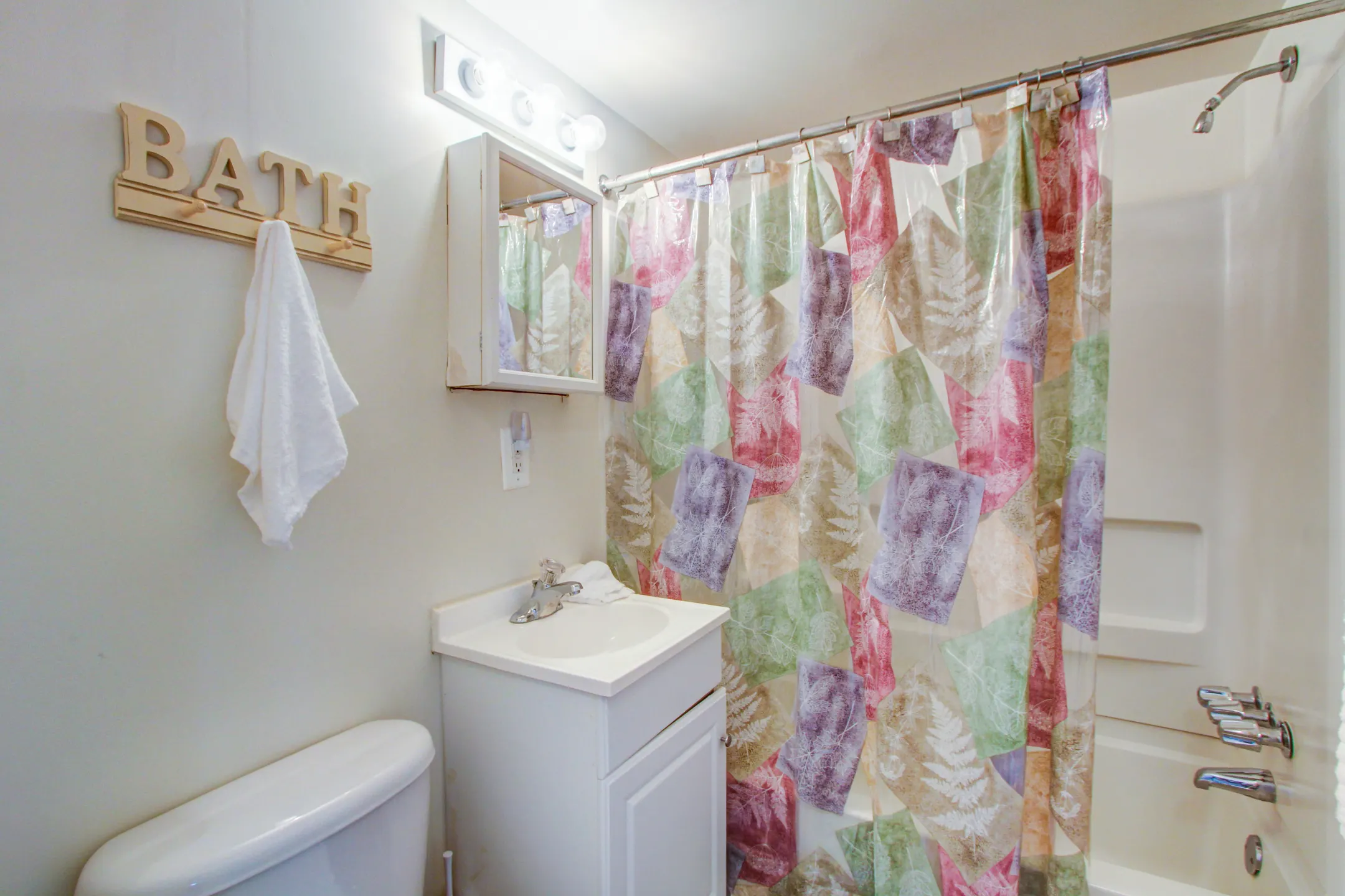 Bathroom - Westgate Apartments And Townhomes - Manassas, VA