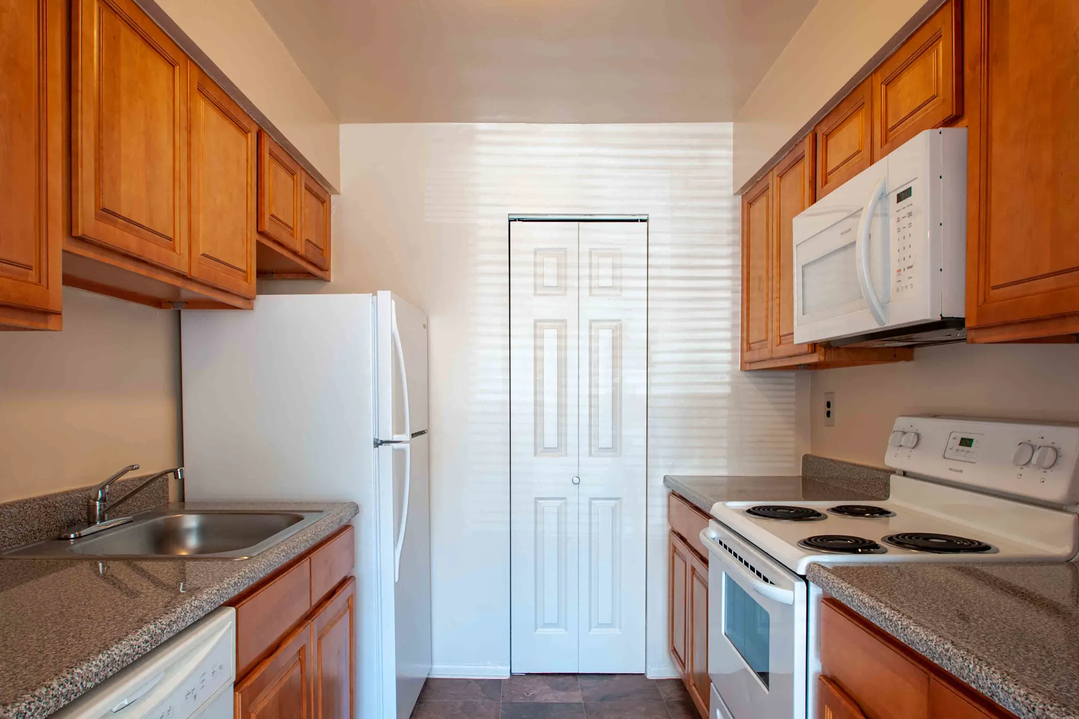 Lincoln Park Apartment Homes 1342 W Wyomissing Ct. Apt. B West Lawn