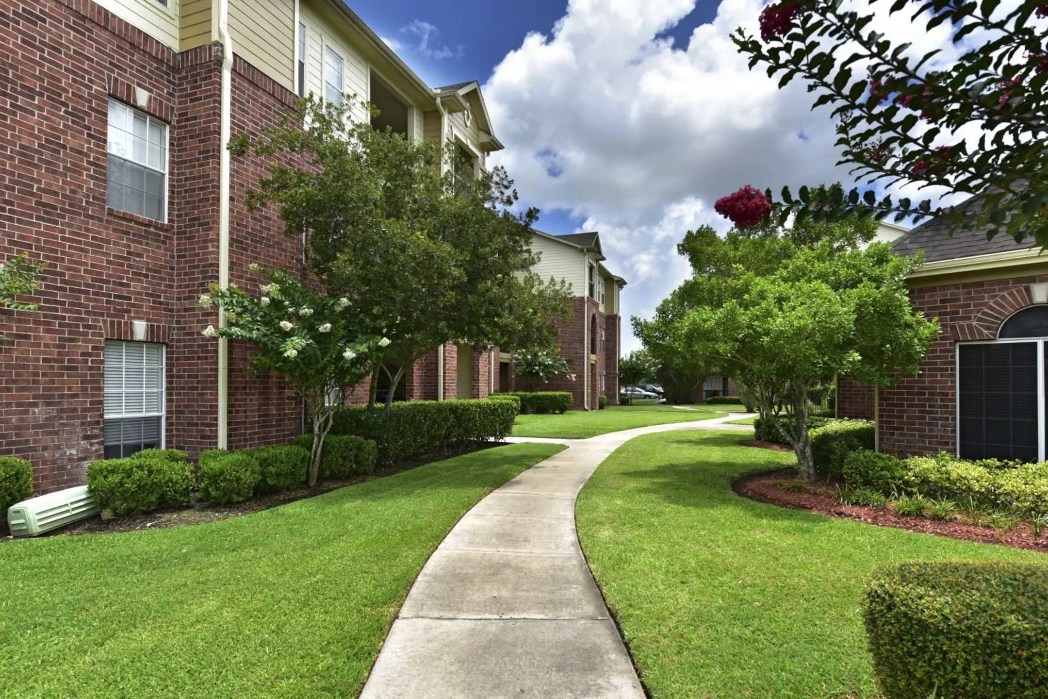 Westlake Residential Apartments Pearland, TX 77581