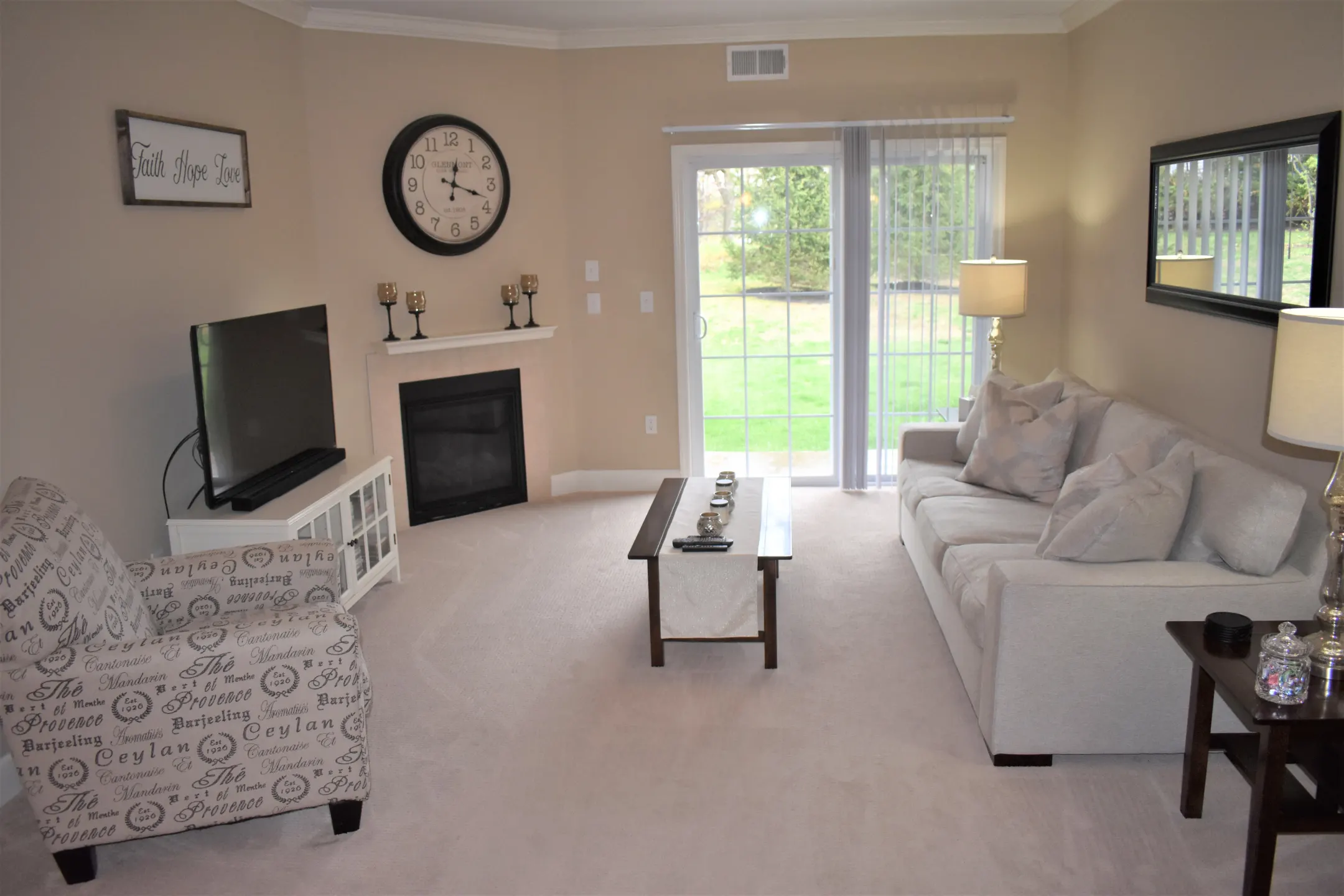 Living Room - Park Place At Glenmont Square Apartments - Glenmont, NY