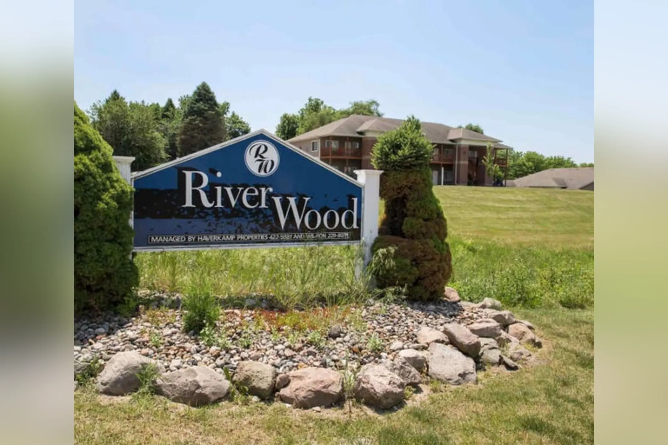 Riverwood Apartments 660 N Pleasant Hill Blvd Pleasant Hill, IA