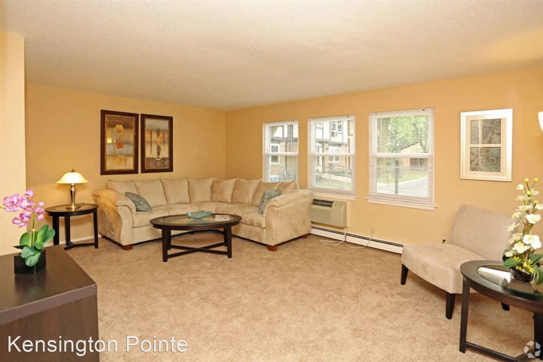 Living Room - Kensington Pointe - Madison, WI