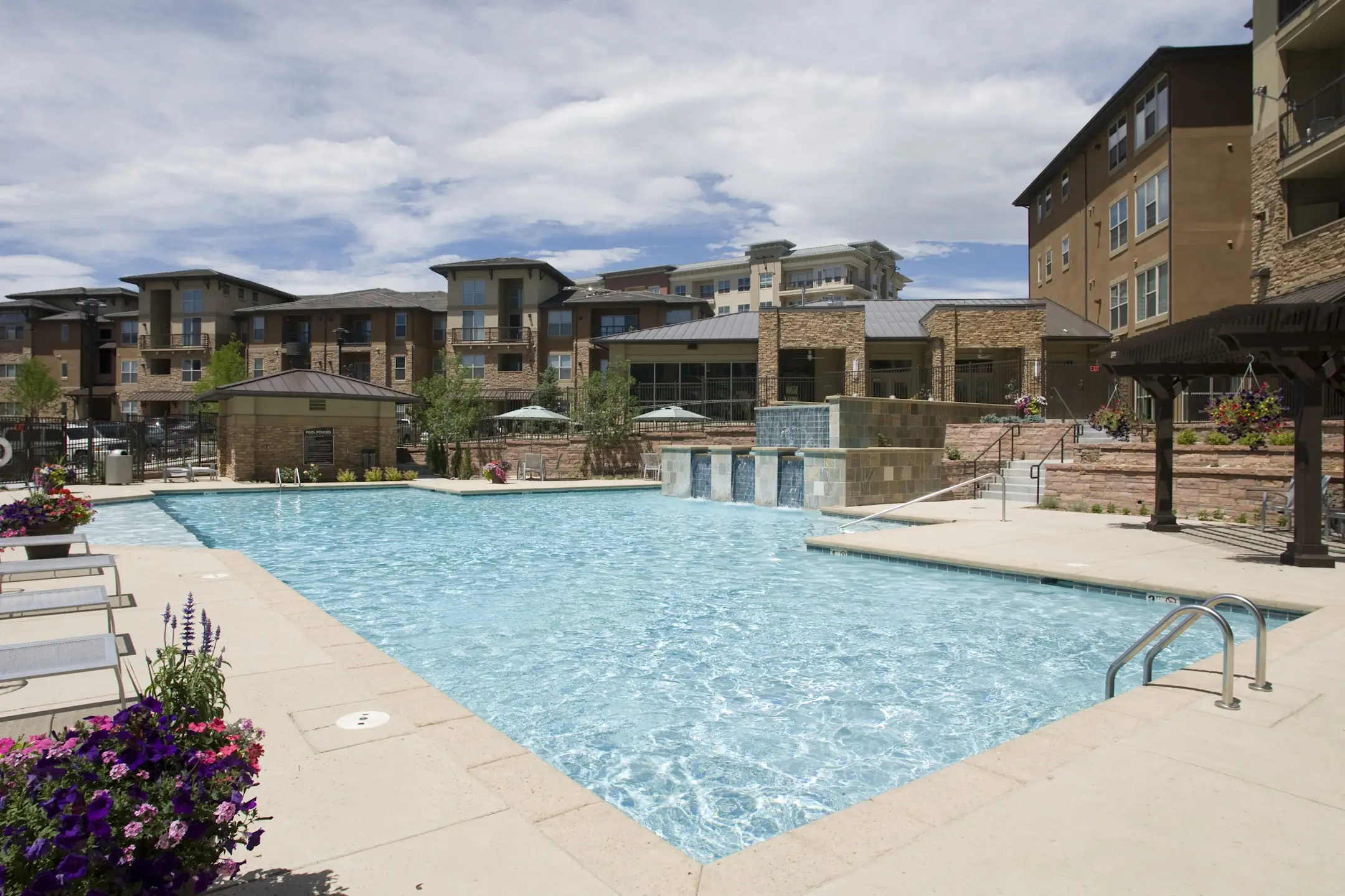 The Flats at Inverness Apartments - Englewood, CO 80112