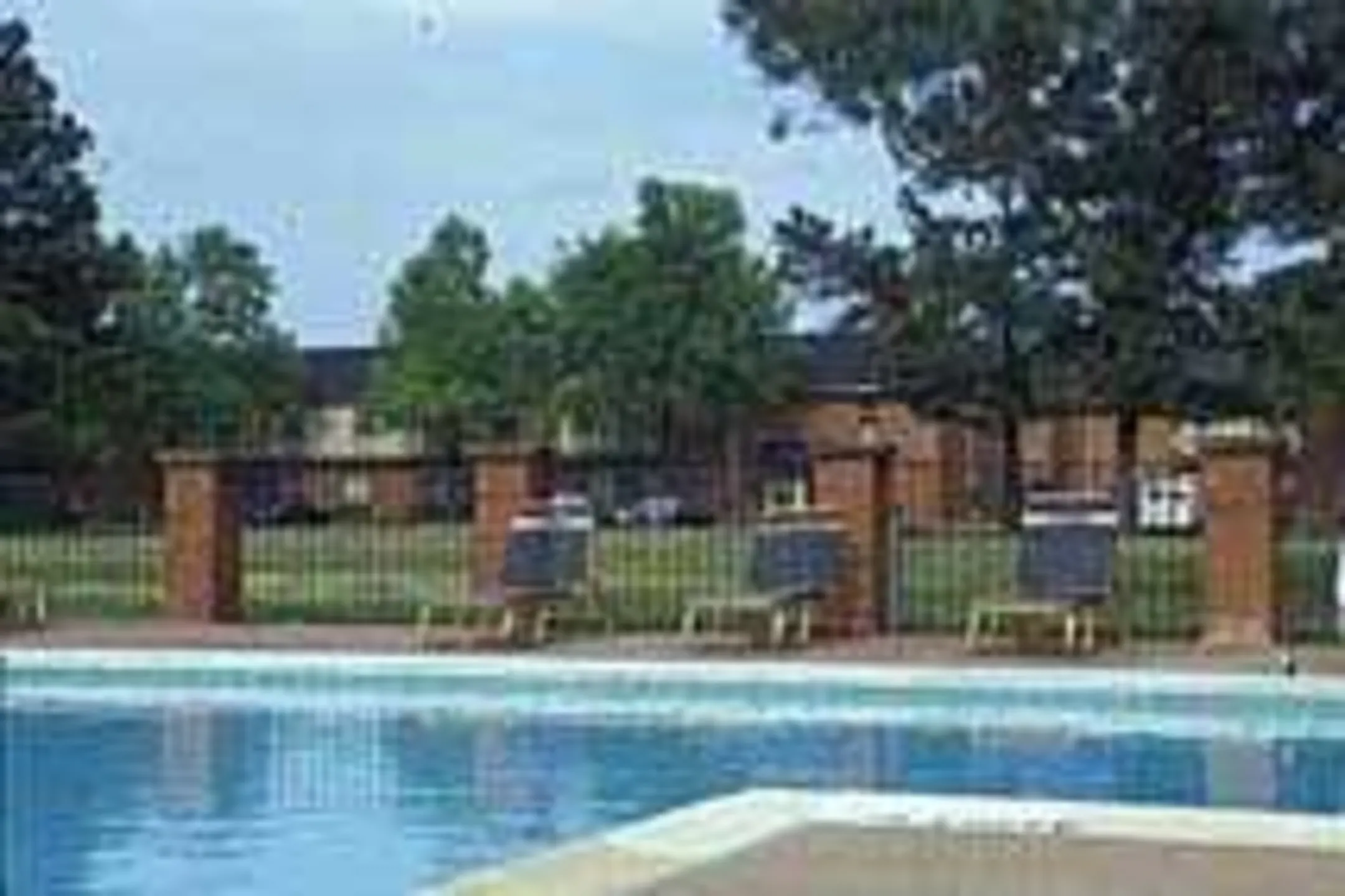 Pool - Faronia Square Townhomes - Memphis, TN