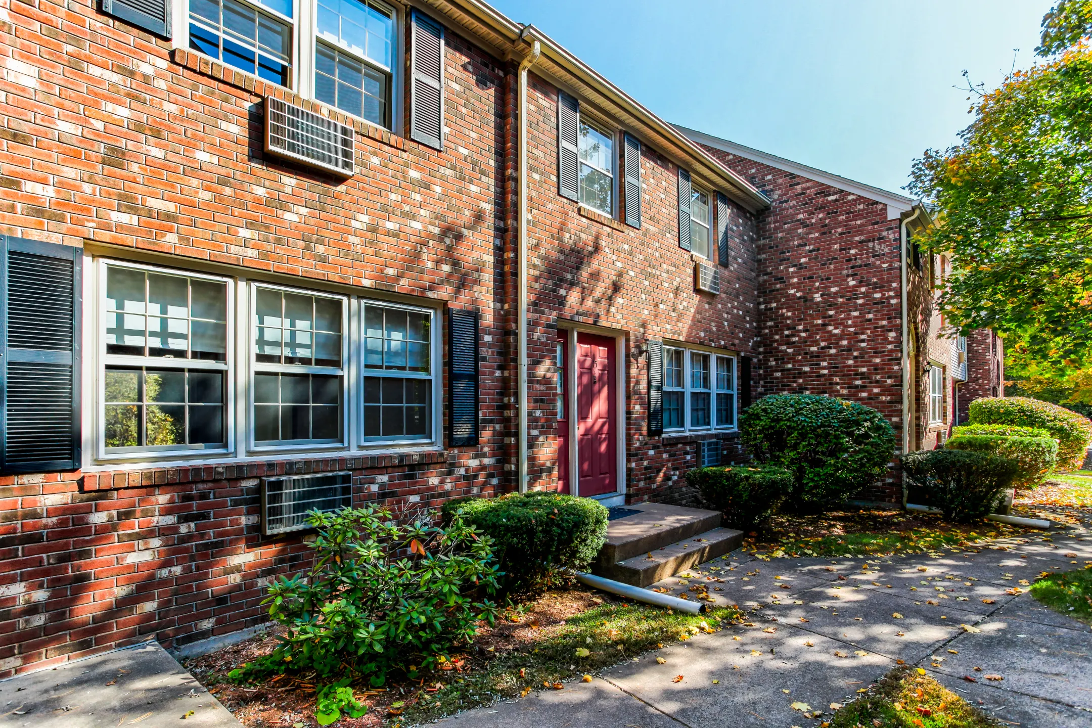 Manchester Villager Apartments - Manchester, CT 06040