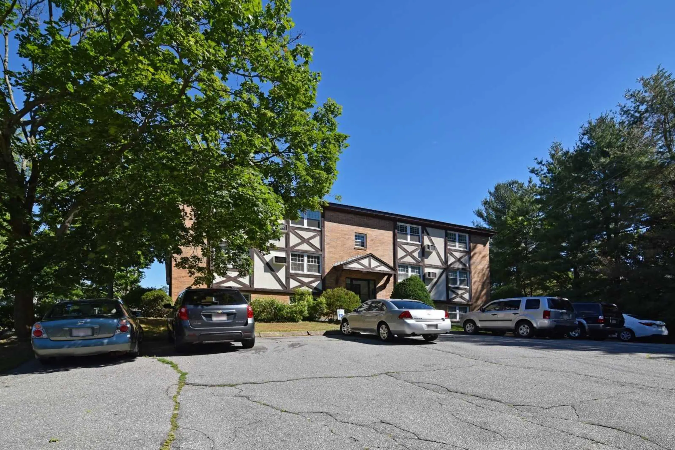 Barker Avenue Apartments - 240-273 Barker Avenue | Lowell, MA ...