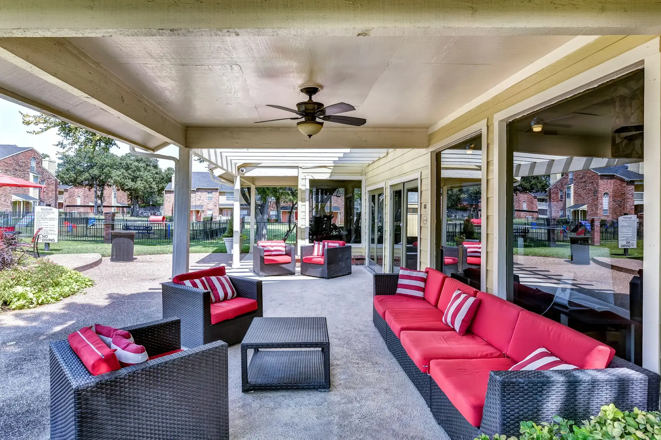 Tall Timbers Apartments 501 Sycamore Ln Euless, TX Apartments for