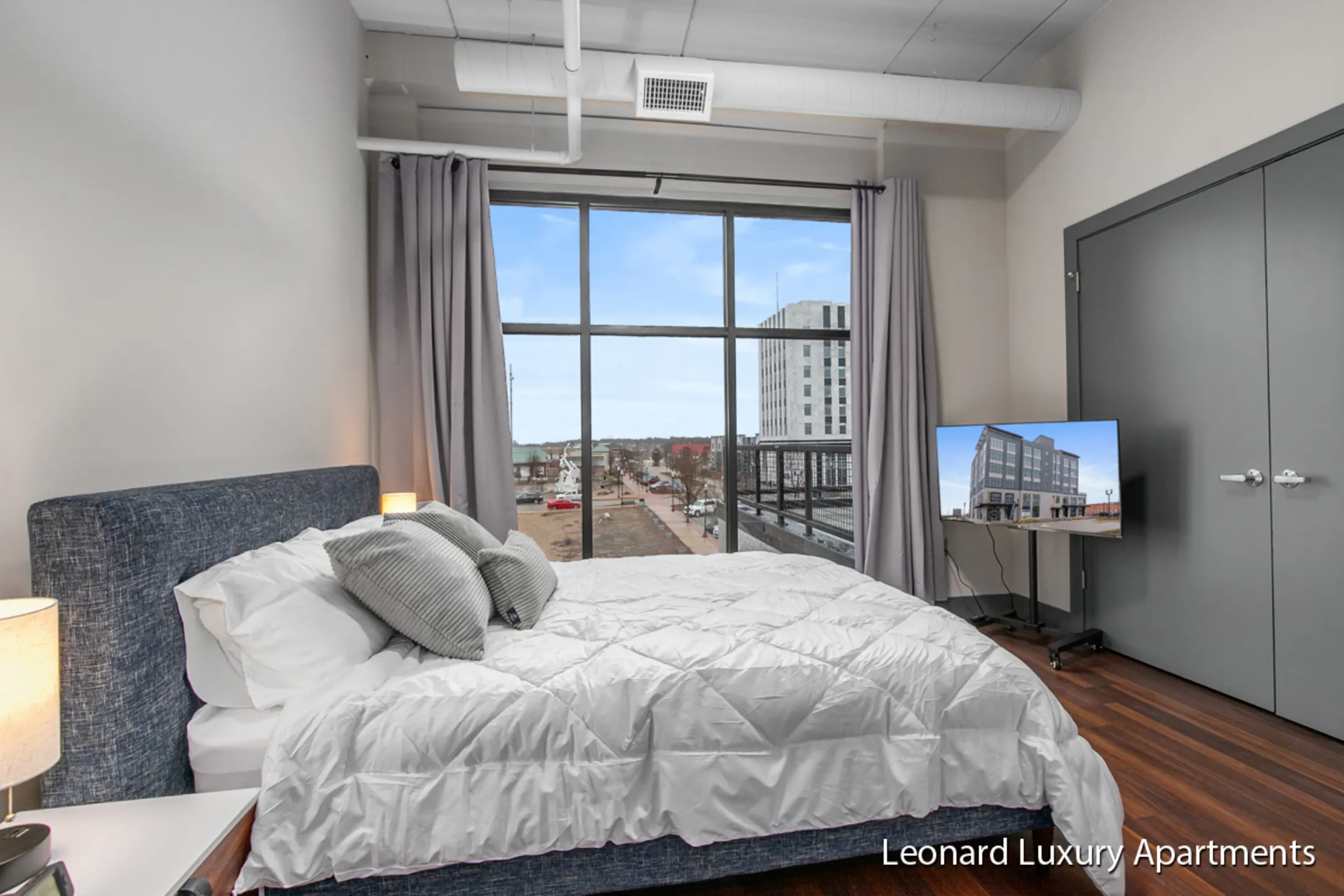 The Leonard Luxury Apartments 292 W Western Ave Muskegon, MI