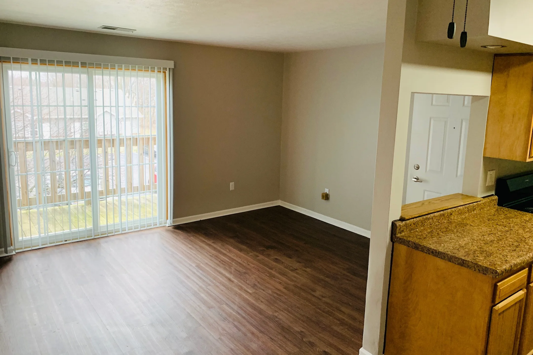 Courts of Colfax Apartments 600 N Colfax St Warsaw, IN Apartments