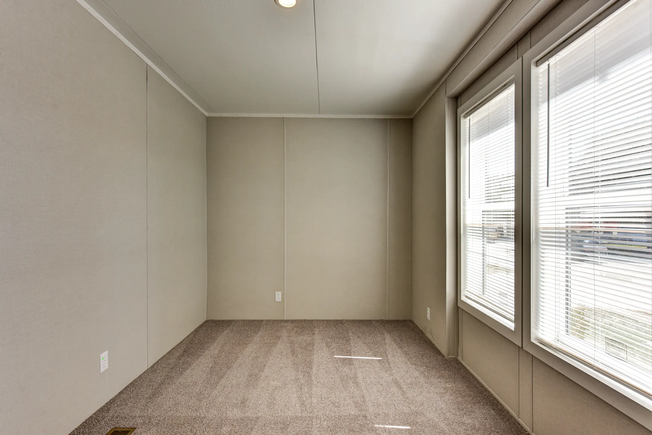 Bedroom - Pine Trace - Houston, TX